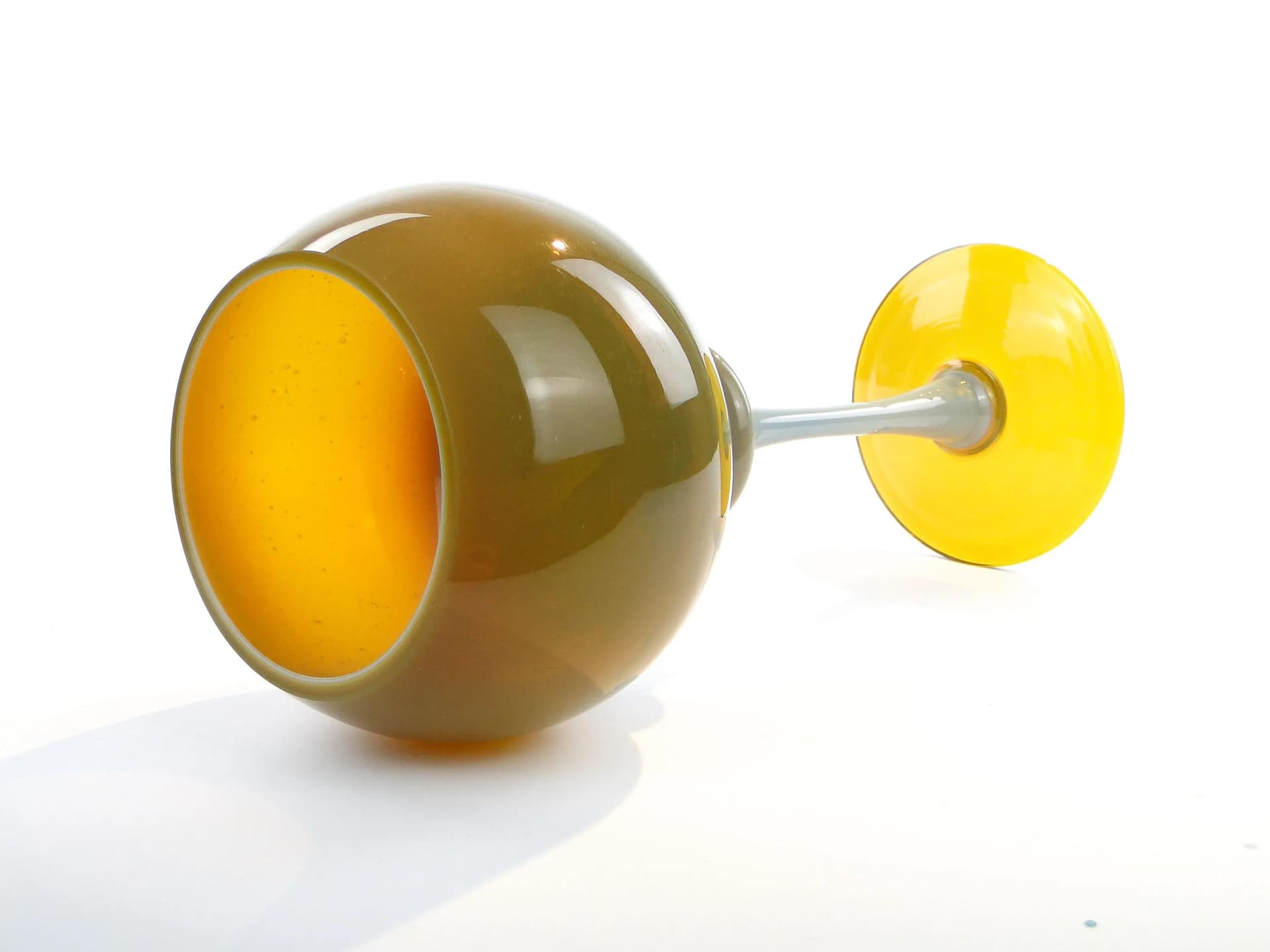 Wazon kielichowy, cieniowany brązowy, szkło, proj. Z. Horbowy, Polska, lata 70. - 10433