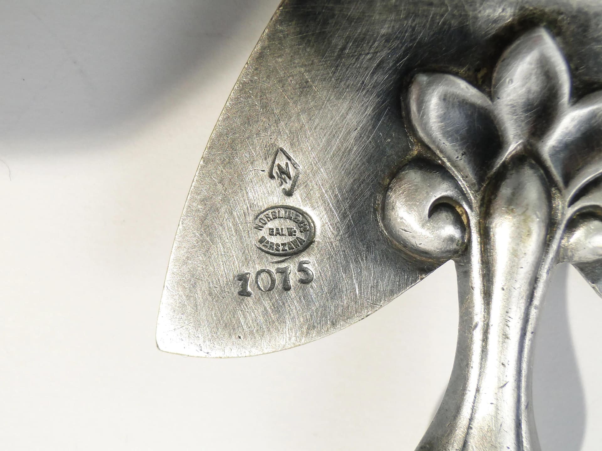 Łopatka do serwowania ryb, secesja, biały metal platerowany srebrem, Norblin, Polska, lata 20. - 163816