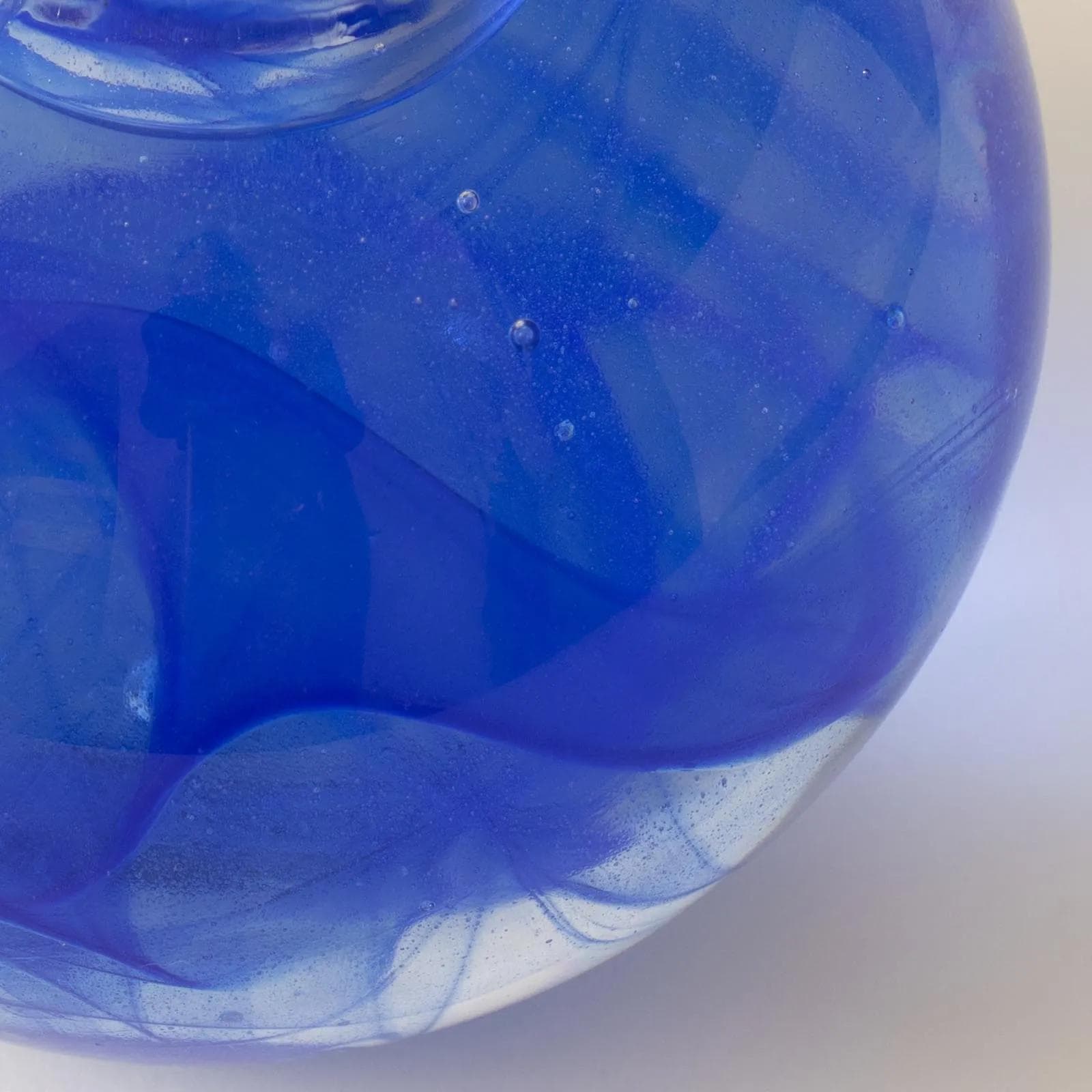 Świecznik, ciemnoniebieski, szkło, proj. A. Ehrner, Kosta Boda, Szwecja, lata 80. - 161848