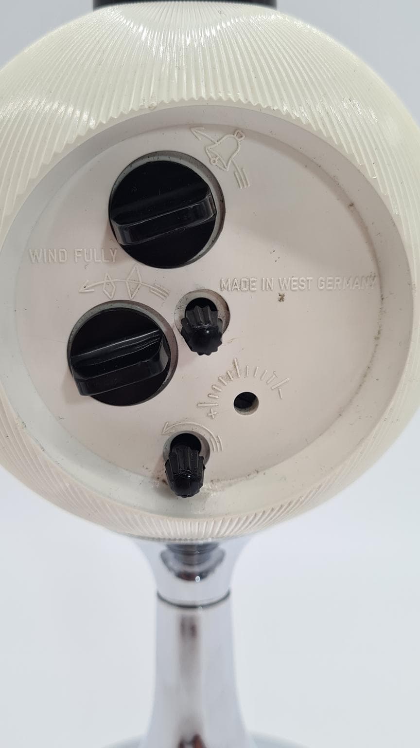 Budzik Space Age, biały ivory, stal chromowana, plastik, Niemcy, lata 70. - 161306