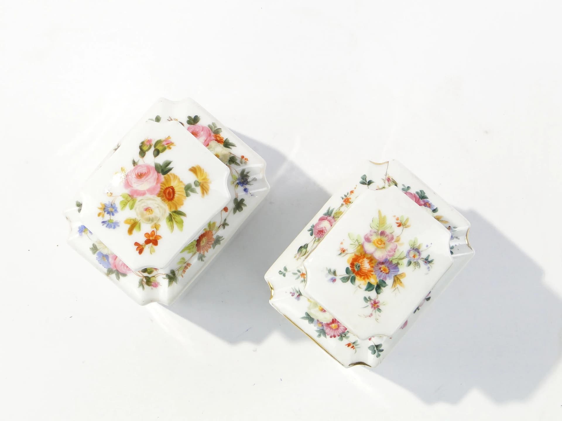 Pair of tea caddies, Art Nouveau, ivory white porcelain, France, 19th c. - 163605