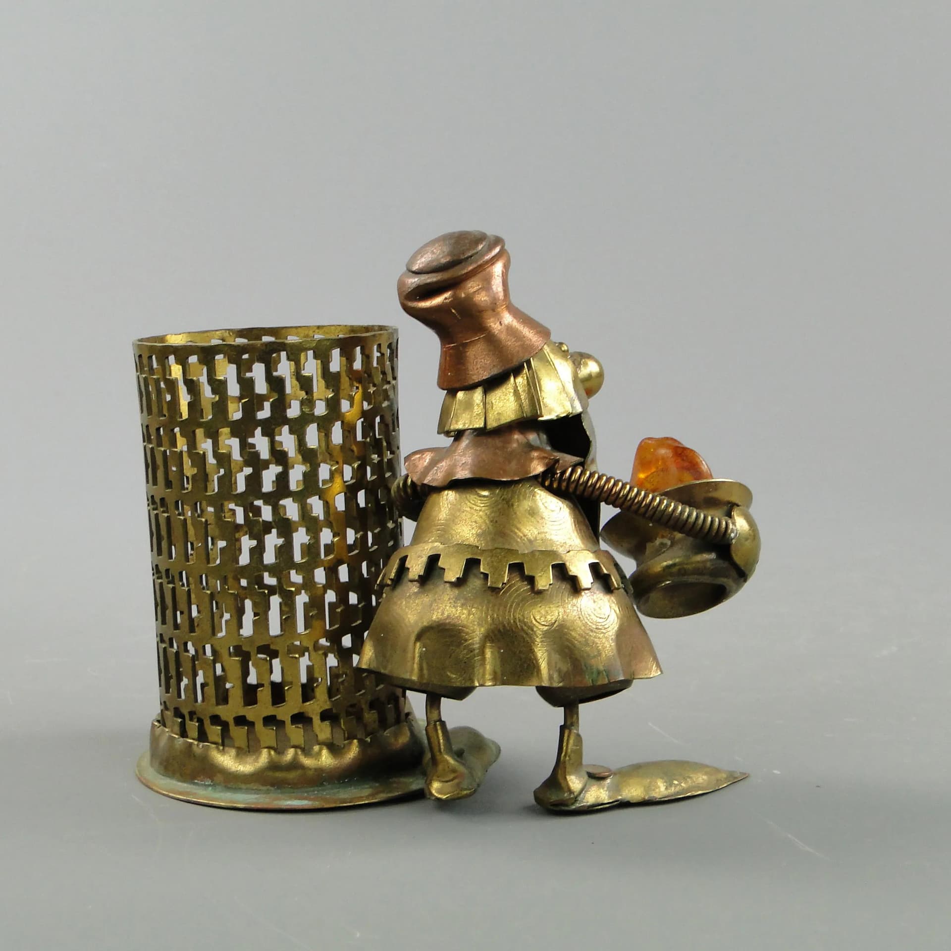 Postument na ołówki z bursztynnikiem, żółty, proj. A. J. Nowakowski, Polska, lata 60. - 163548