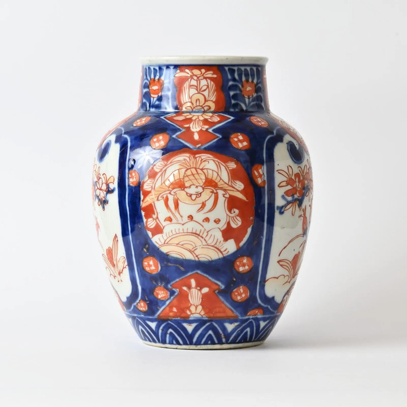 Vase Imari, ivory white porcelain, Japan, 19th c. - 161676