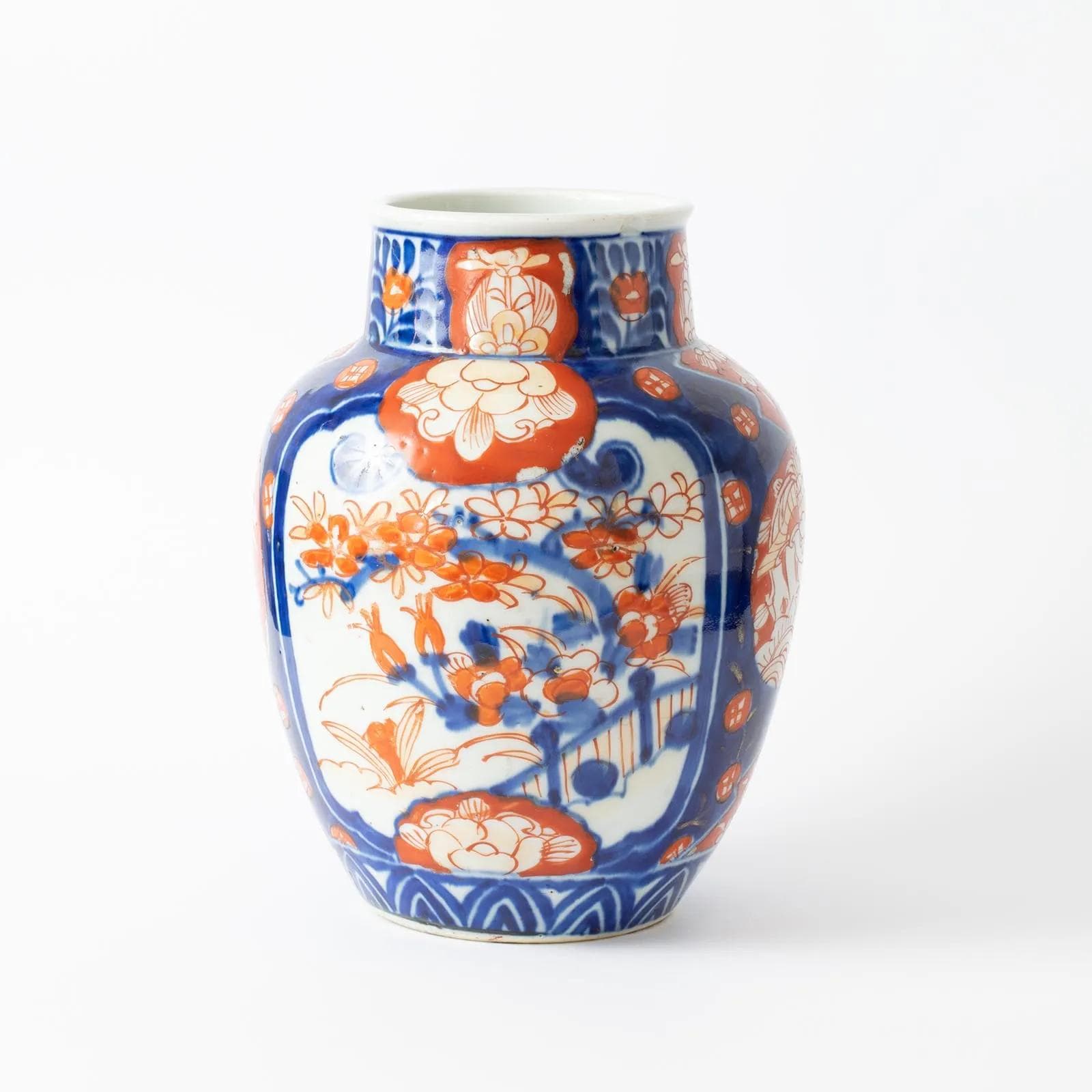 Vase Imari, ivory white porcelain, Japan, 19th c. - 161682