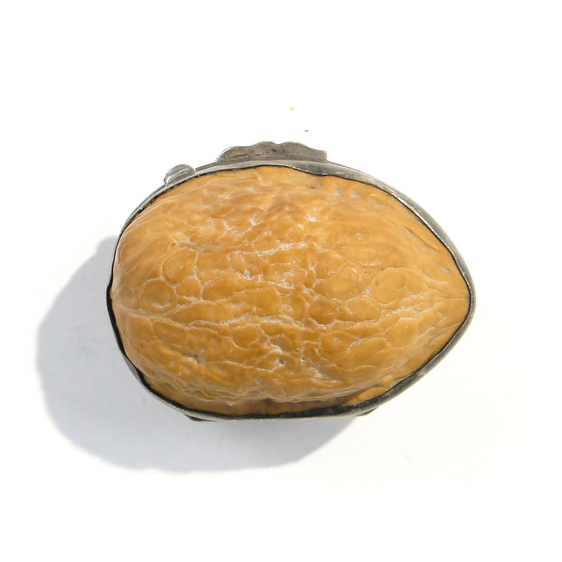 Ring box, light brown walnut, silver, Italy, 1970s. - 163394