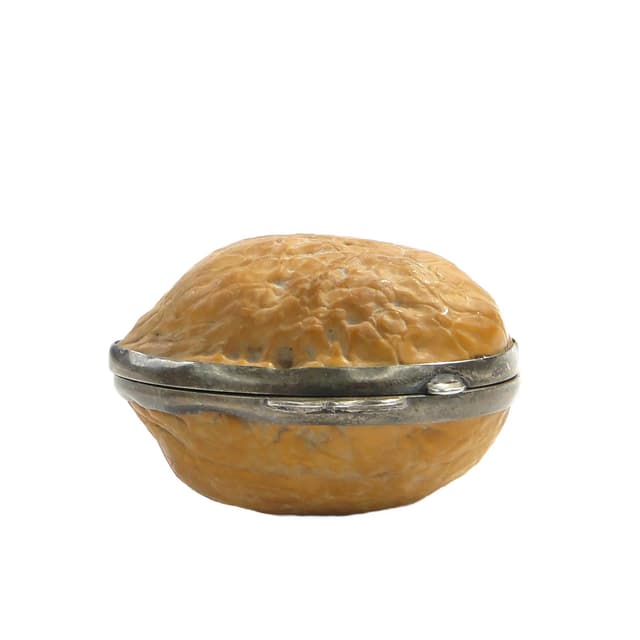 Ring box, light brown walnut, silver, Italy, 1970s. - DIMENSION