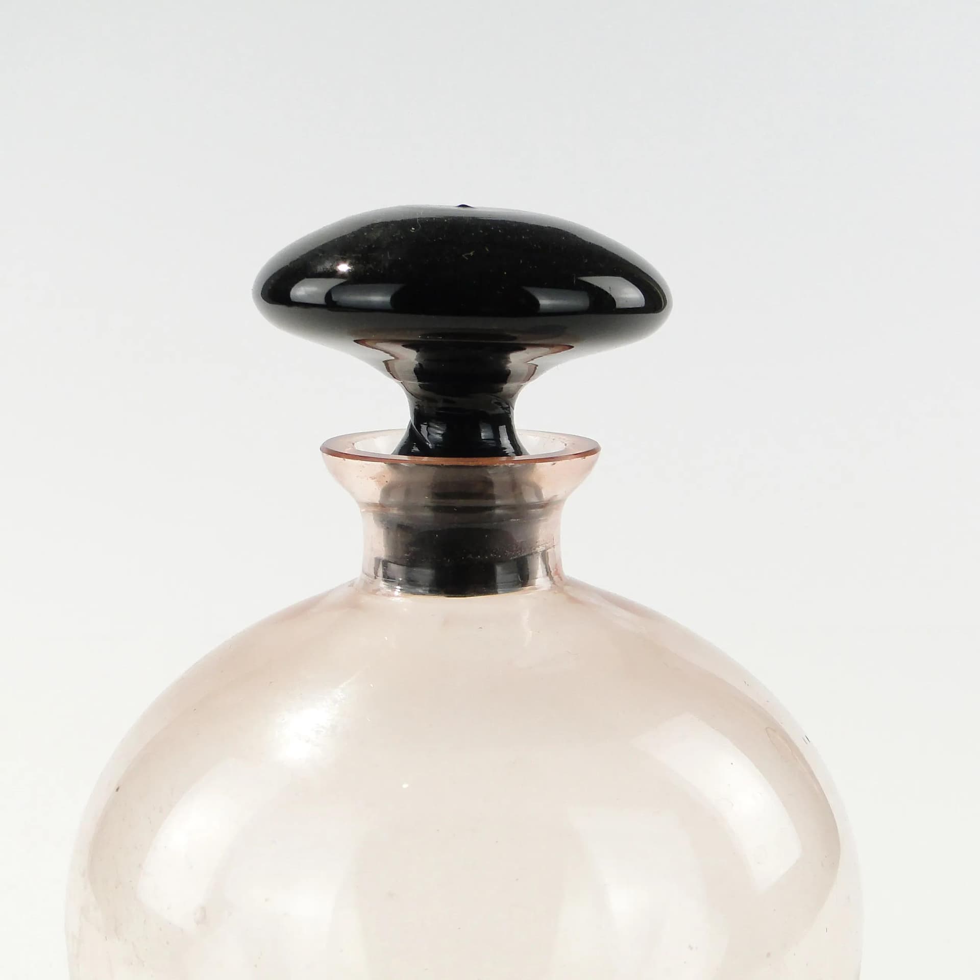 Karafka Art Deco, szkło różowy, Polska, lata 30. - 163301