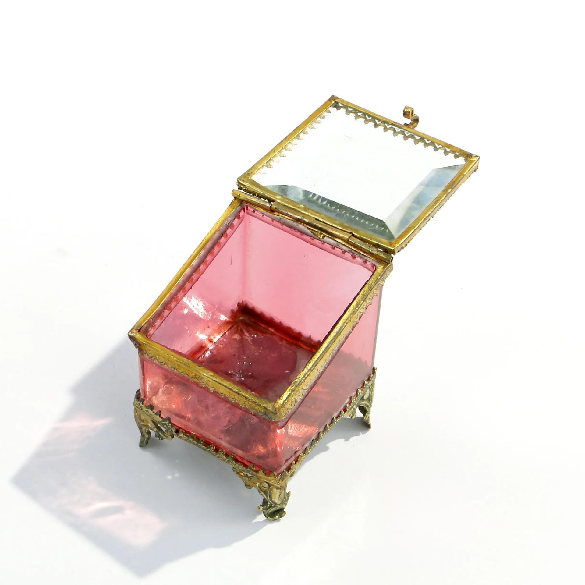 Jewelry box, pink crystal glass, Austria, 19th c. - 163297