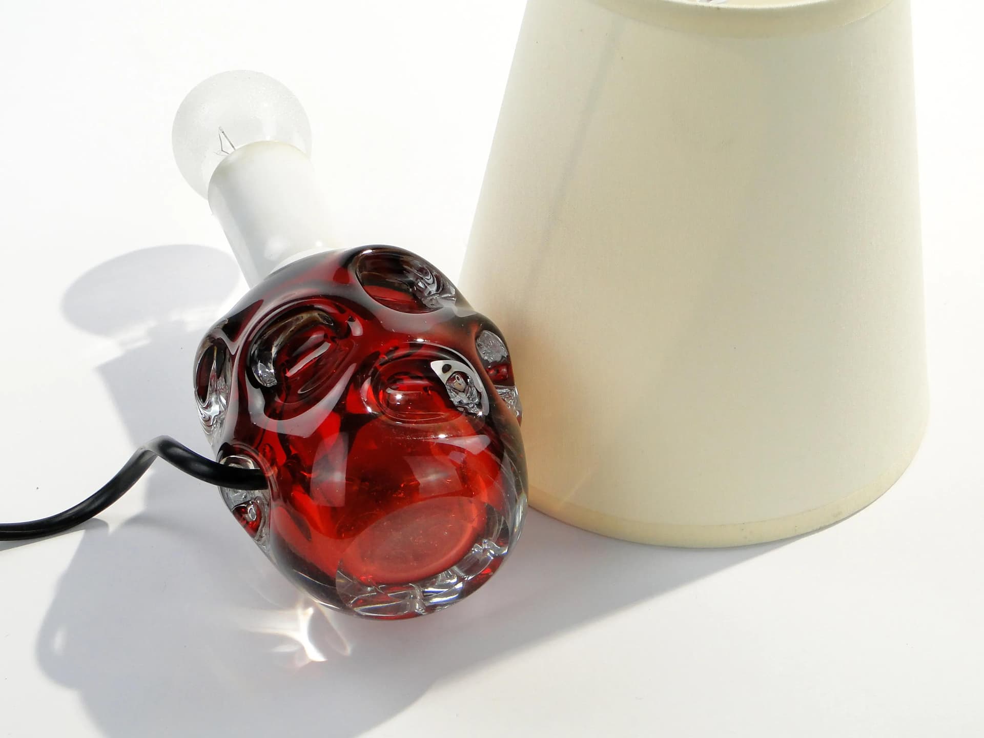 Table lamp, red glass, Val St Lambert, Belgium, 1960s. - 163152