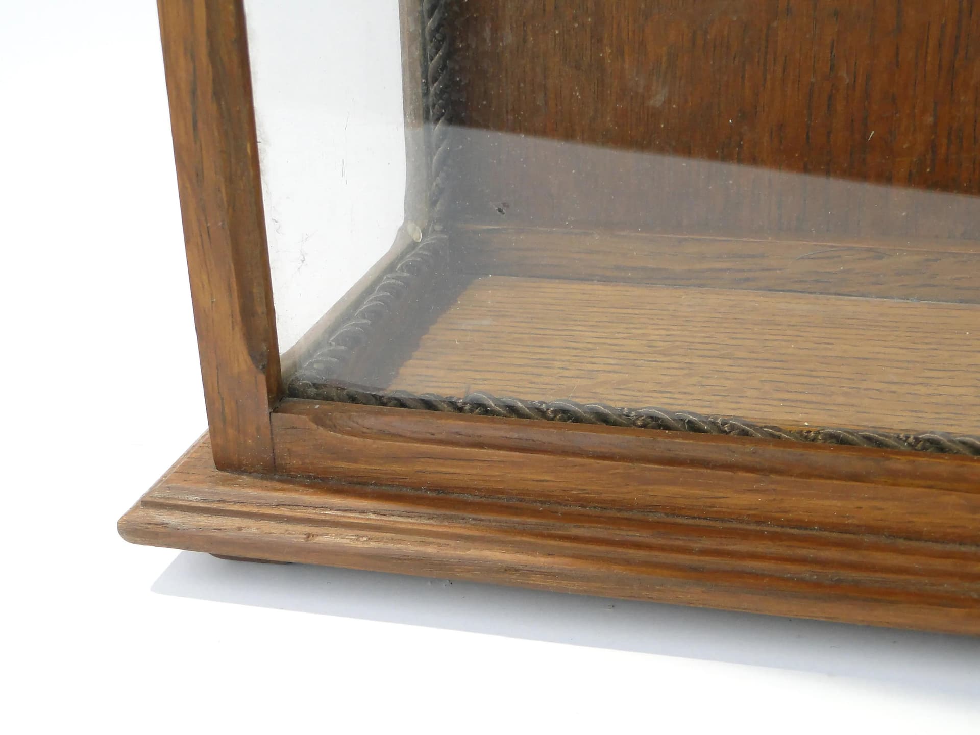 Gablotka, mahoń brązowy, szkło transparentne, Francja, lata 40. - 162883