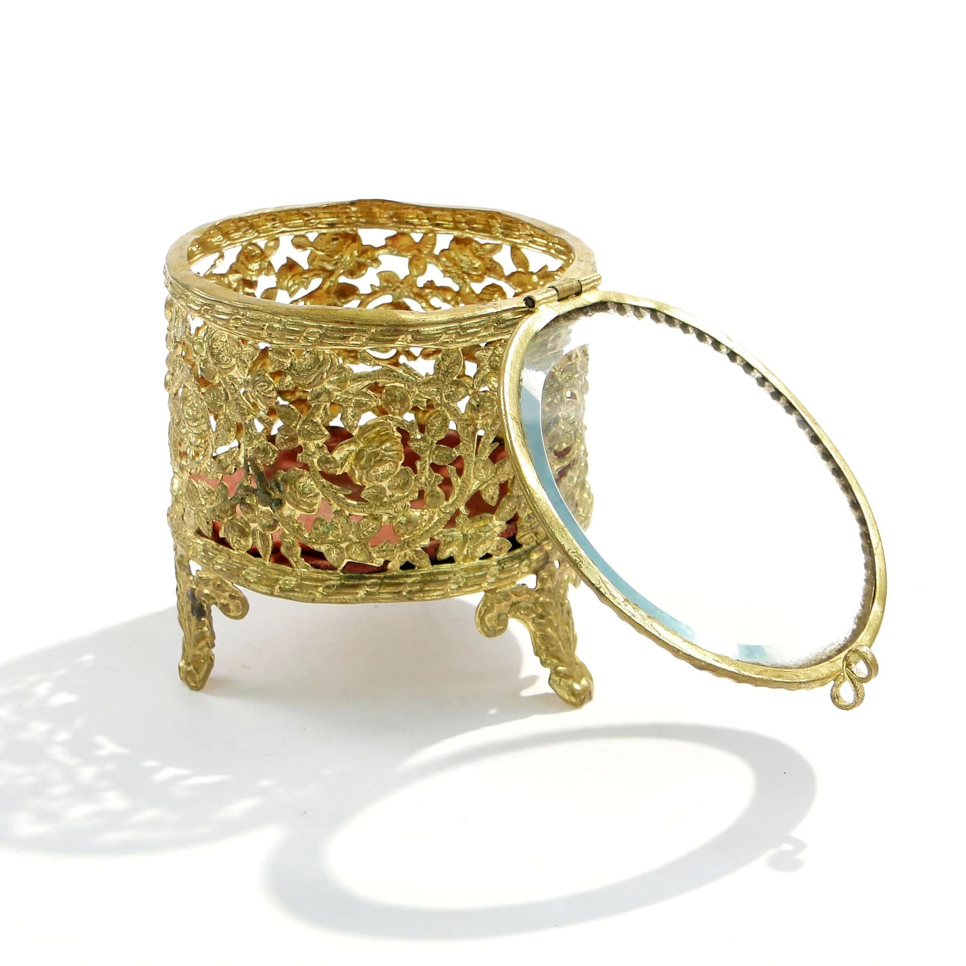 Jewelry box, Neo-Baroque, crystal glass gilt brass, red silk, France, 19th c. - 162734