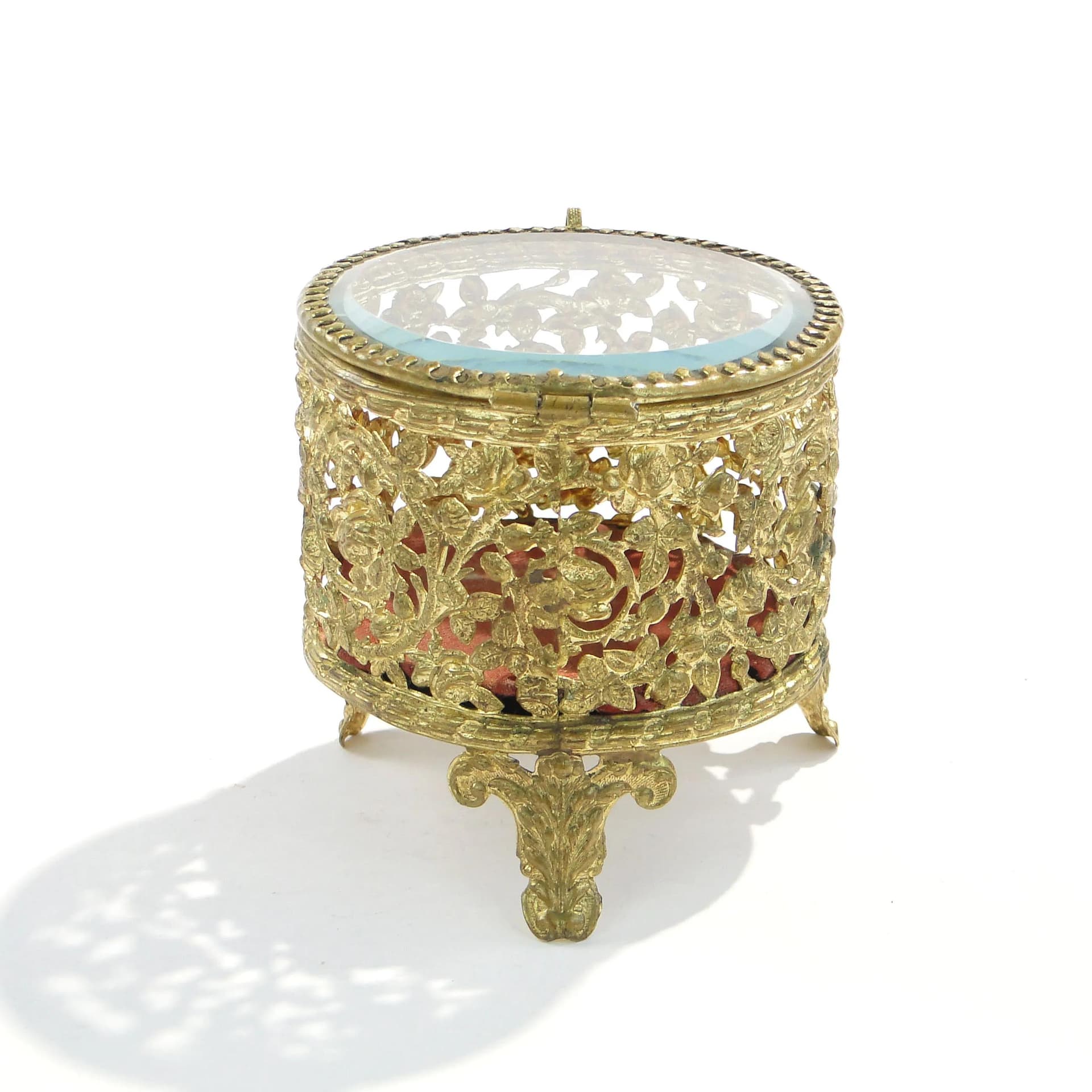 Jewelry box, Neo-Baroque, crystal glass gilt brass, red silk, France, 19th c. - 162733