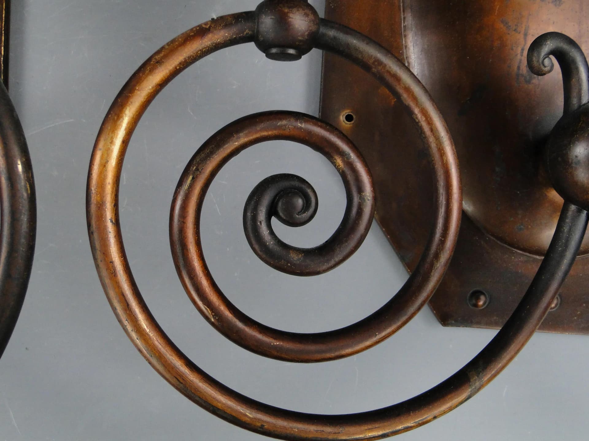 Para kinkietów secesyjnych, brąz – dark, mosiądz patynowany, Polska, początek XX w. - 162543