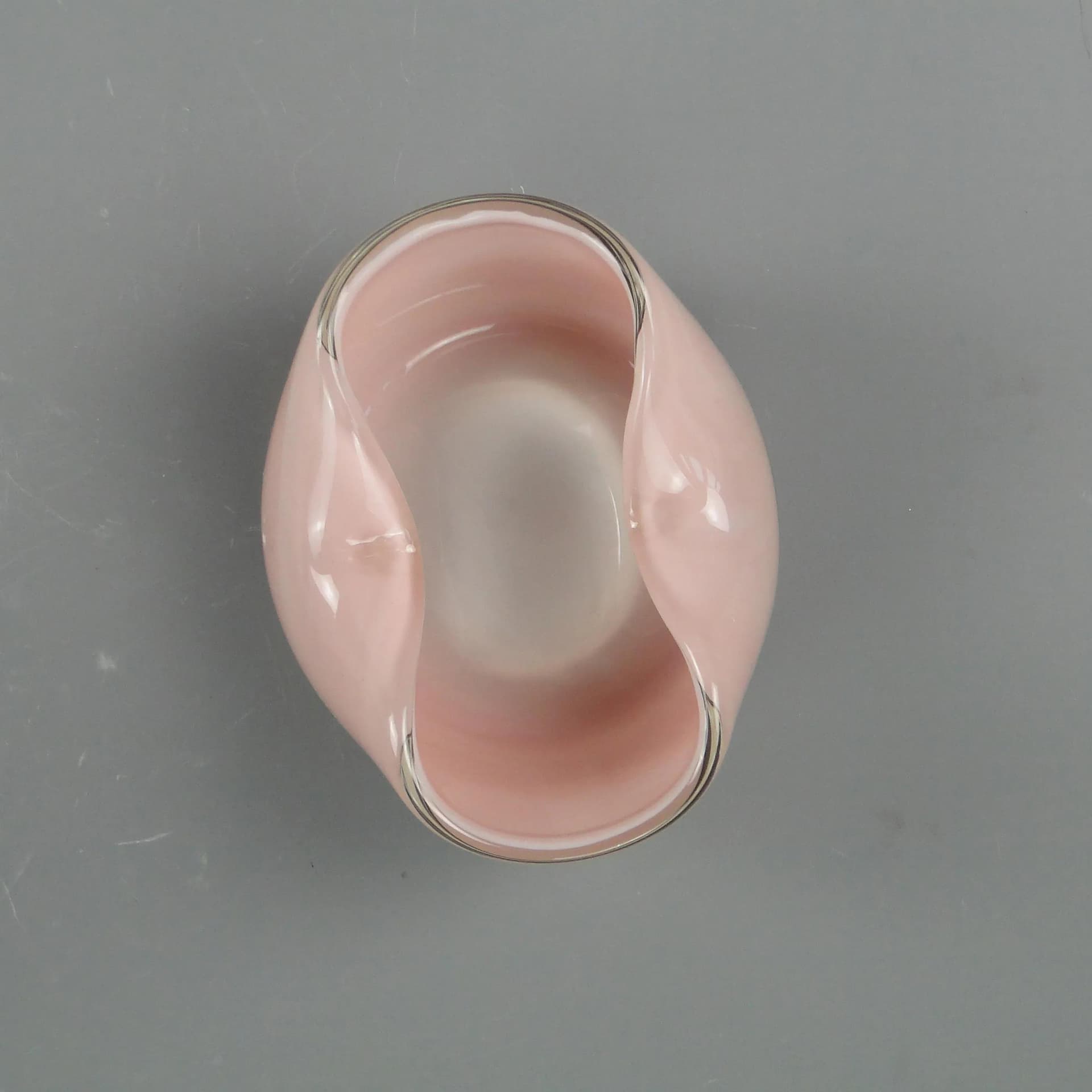 Popielniczka, szkło różowy przezroczysty beżowy, proj. J. Słuczan-Orkusz, Polska, lata 80. - 162510