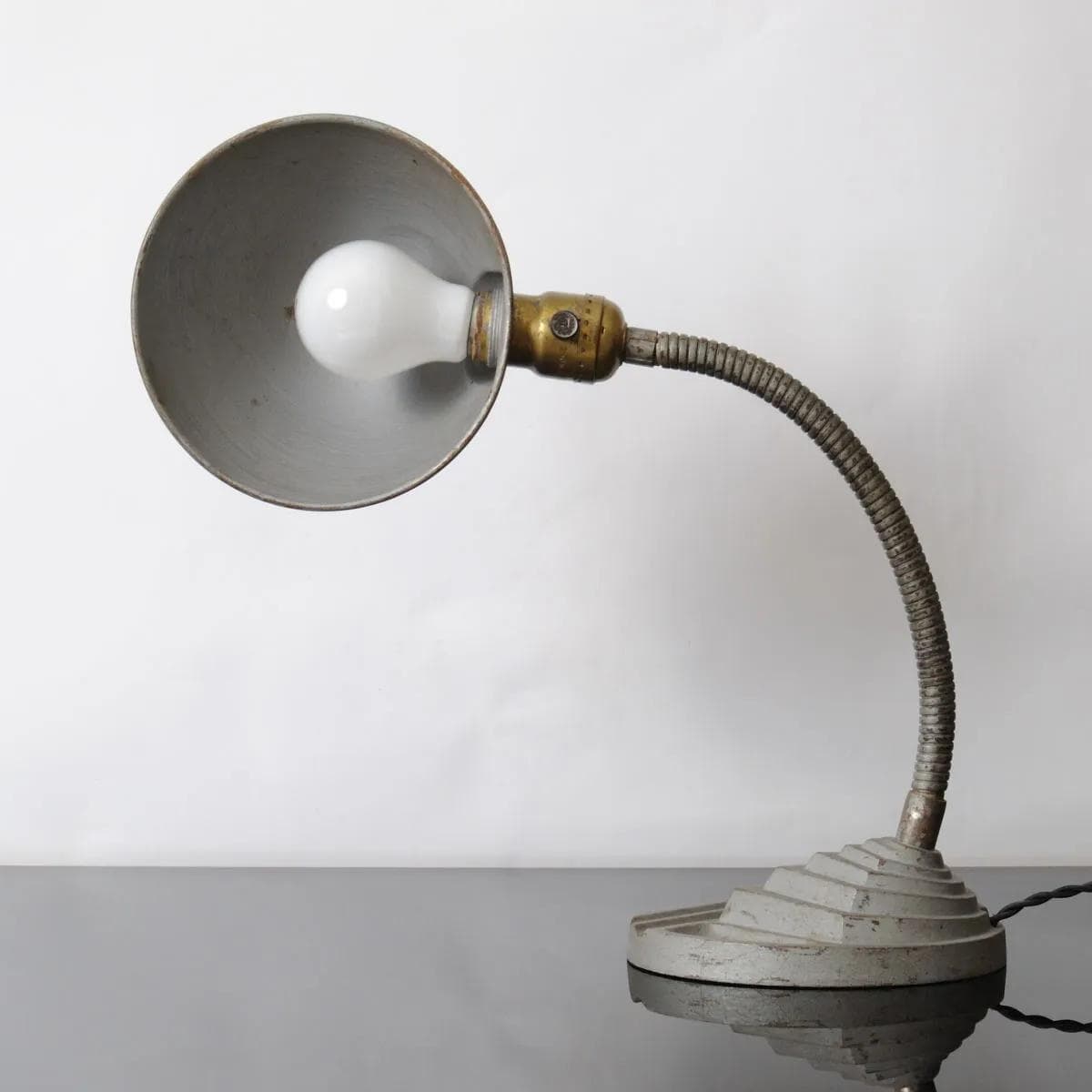 Lampa biurkowa, szary, żeliwo stal, lata 30. - 162070