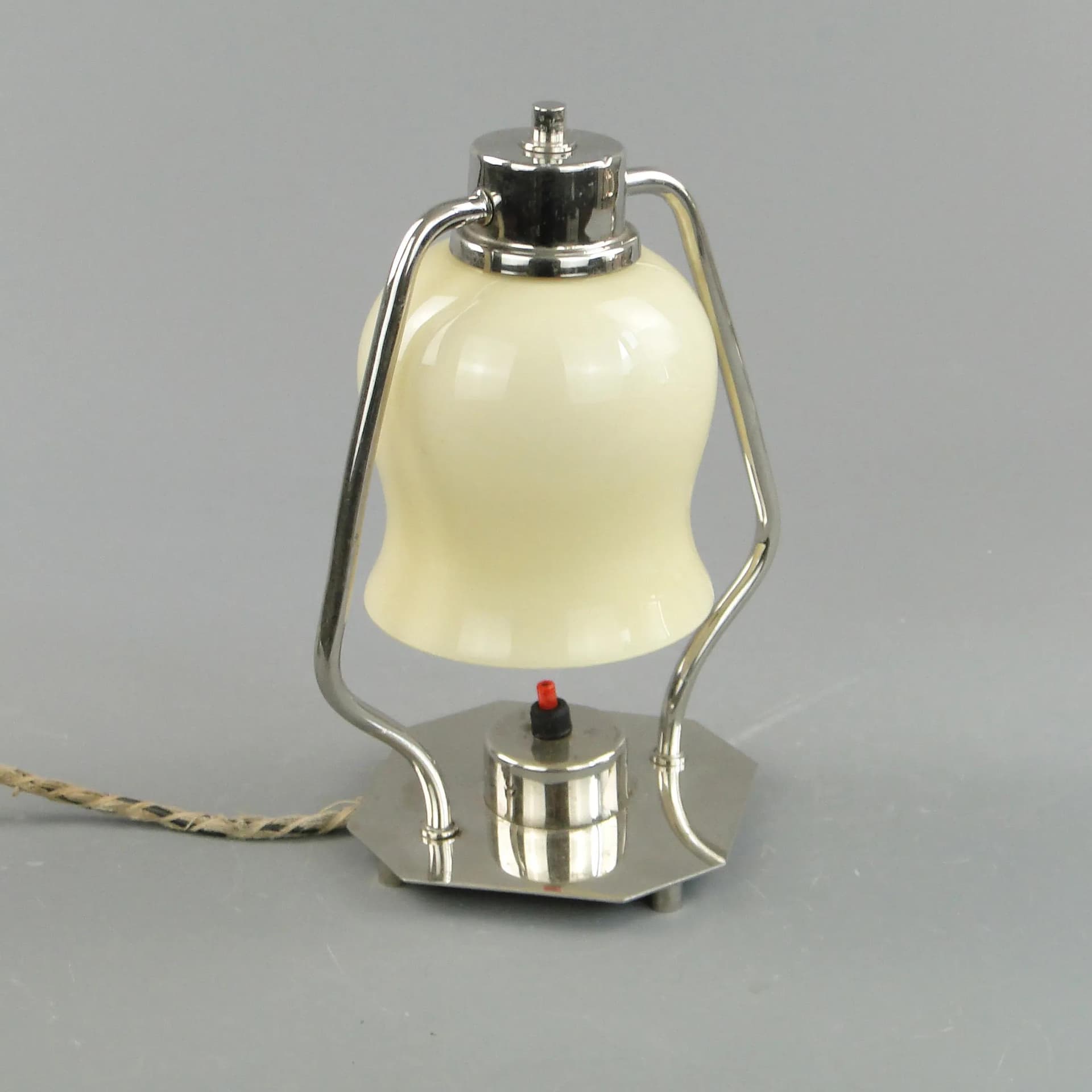Lampa stołowa Art deco, szkło kość słoniowa, chrom, Polska, lata 30. - 162488