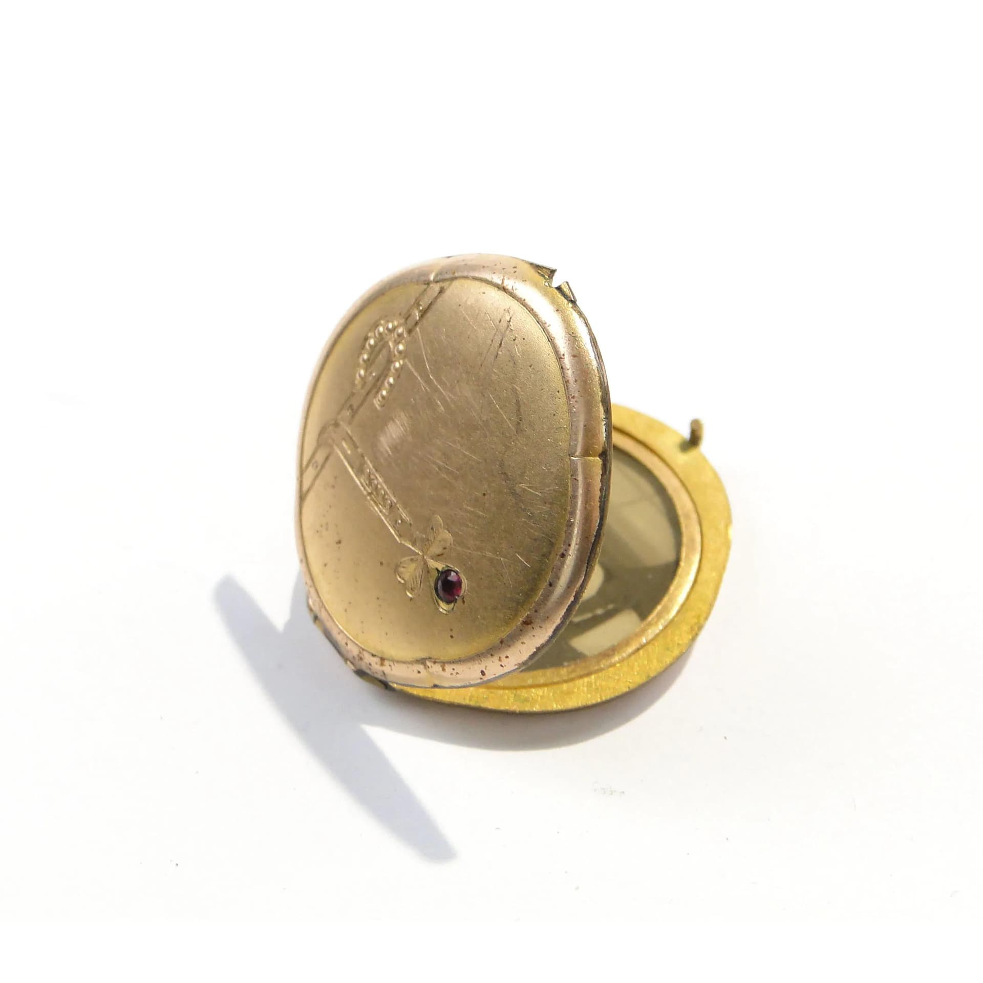 Sentimental locket, geometric Art Nouveau, gilt brass, ruby, Austria-Hungary, 19th c. - 162472