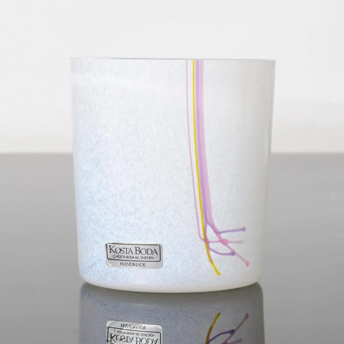 Vase, white glass, by B. Vallien, Kosta Boda, Sweden, 1980s. - 164552