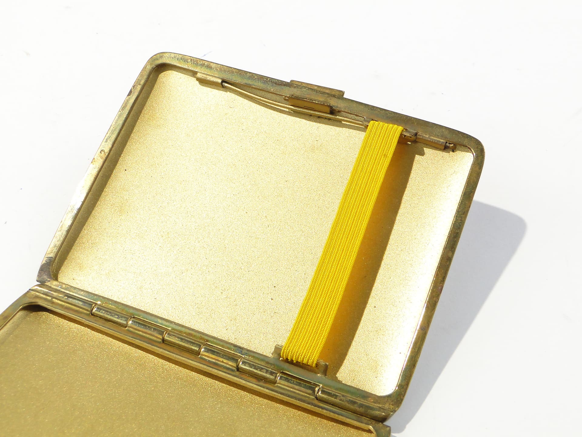 Papierośnica z monogramem ozdobiona emalią, lata 50. - 166920