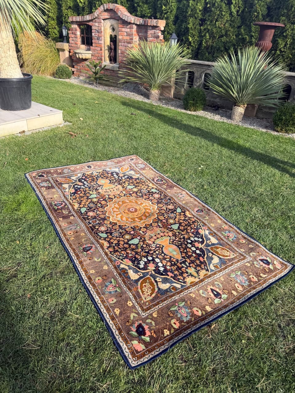 Rug Ghoum, multicolor wool, Iran, 1980s. - 167118