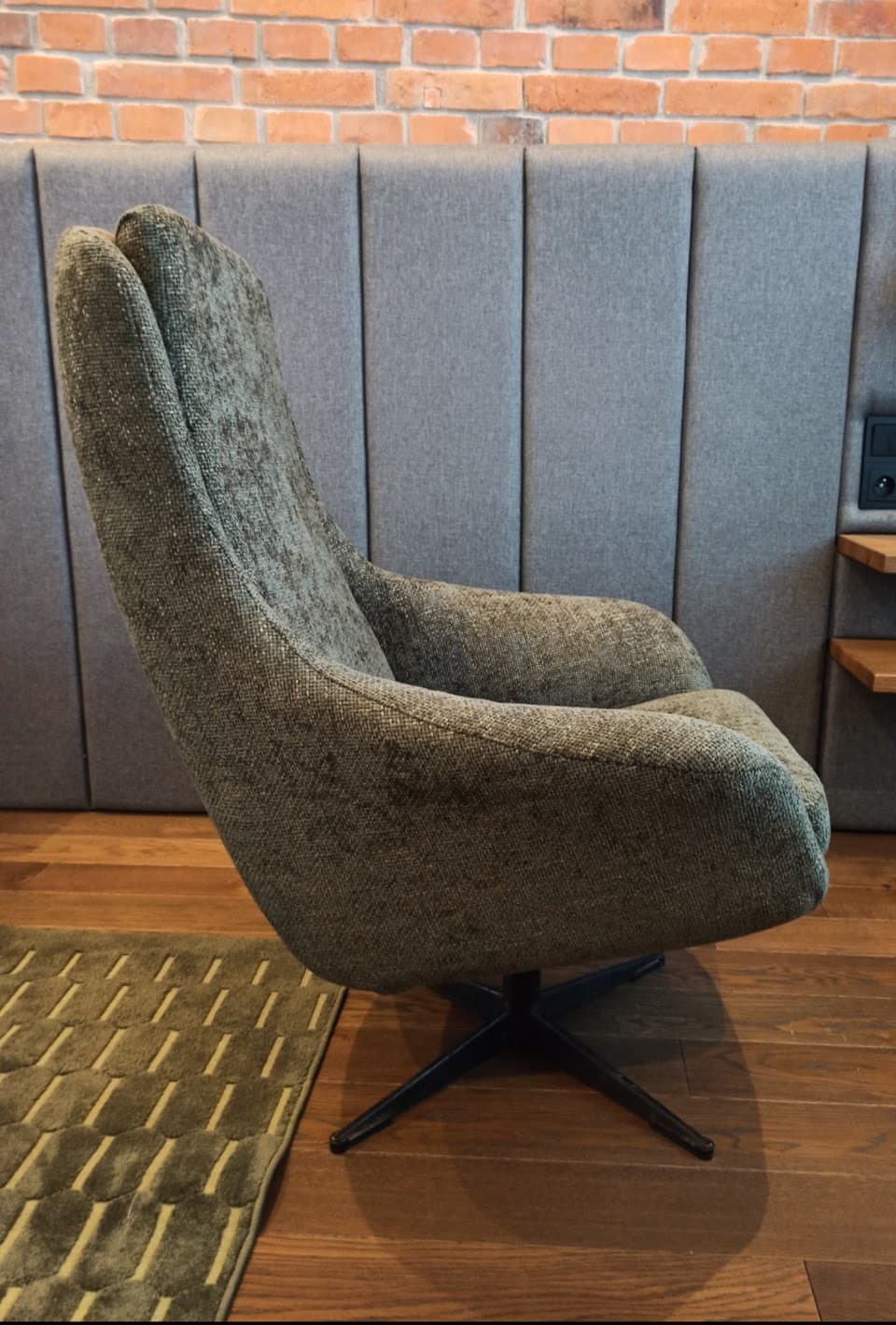 Fotel obrotowy w typie Egg Chair, model WEGA F 015, Polska, lata 70. XX w. - 167191