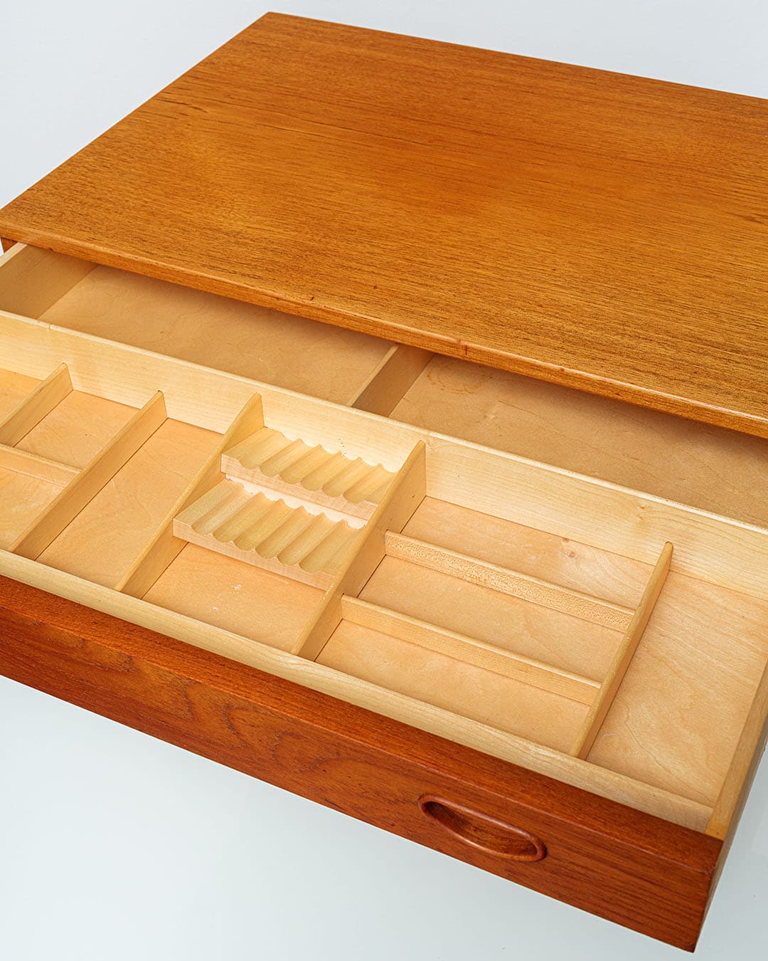 Niciak, teak jasnobrązowy, rattan, Dania, lata 70. - 167209