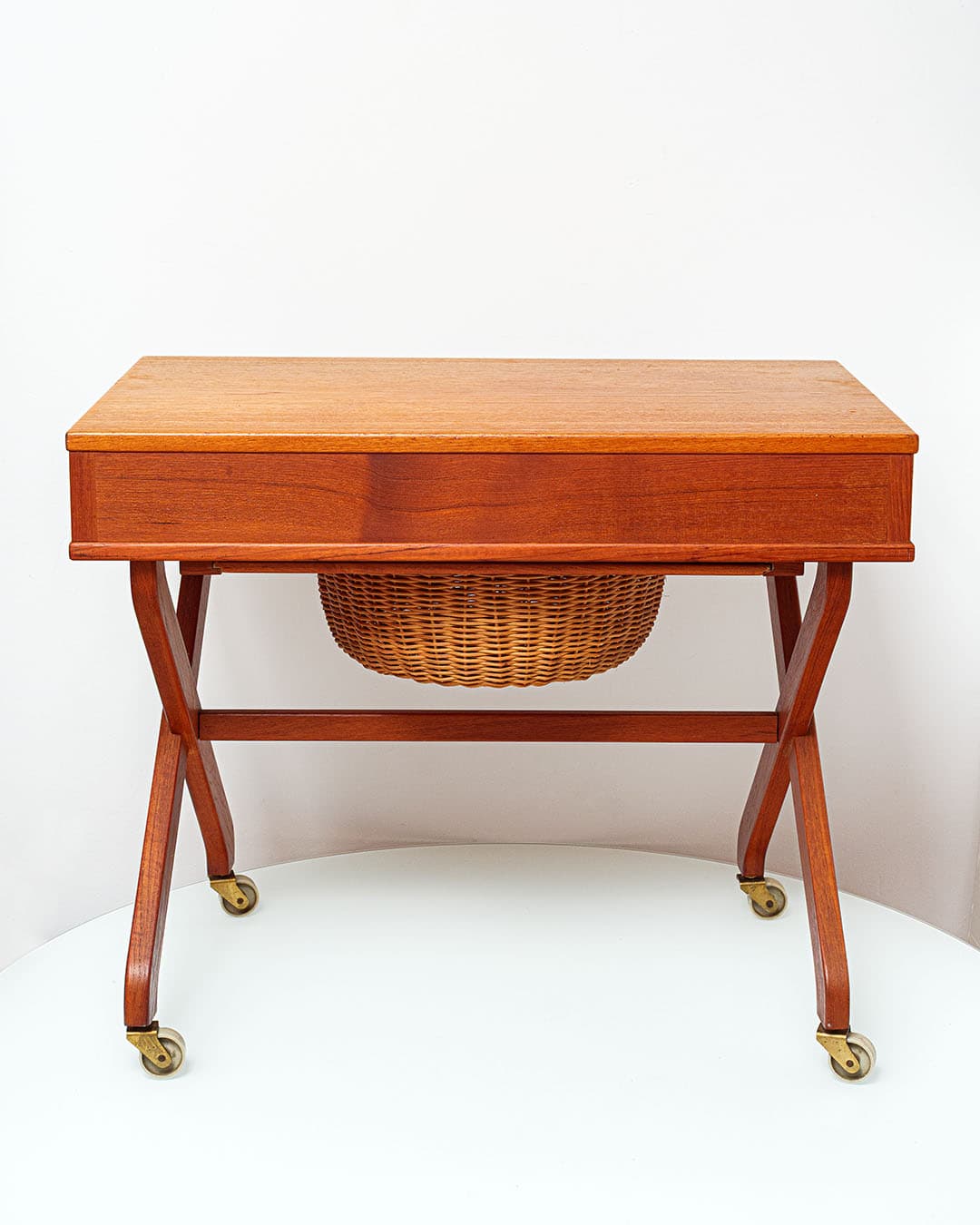 Niciak, teak jasnobrązowy, rattan, Dania, lata 70. - 167203