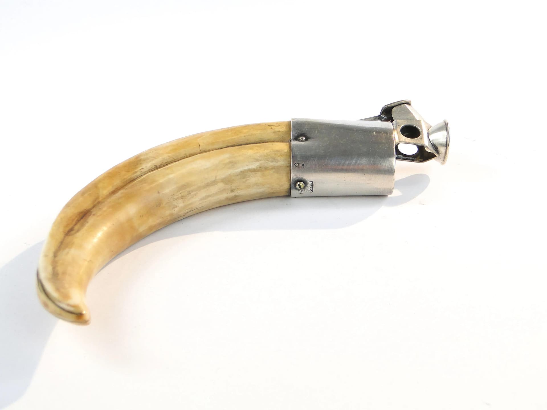 Myśliwska gilotyna do cygar z kła gudźca, mosiężno-srebrna, Europa Zachodnia, lata 50. - 10830