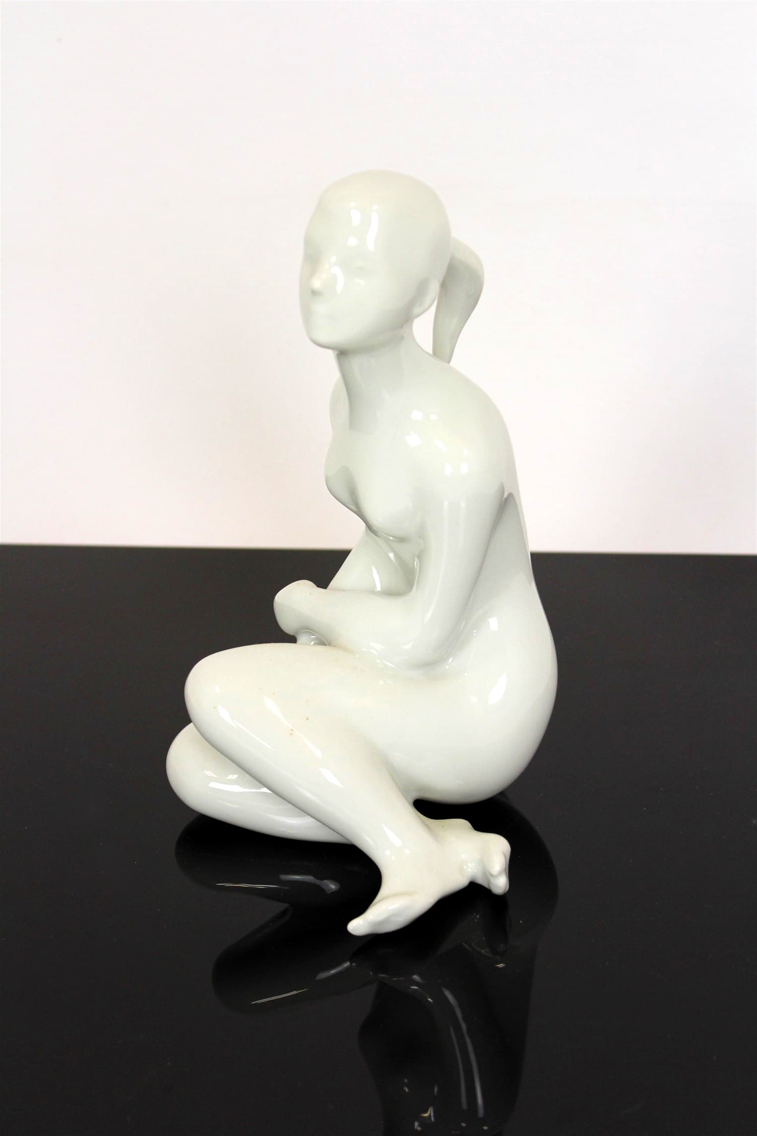Figurine Woman, white porcelain, Royal Dux Bohemia, Czechoslovakia, 1960s. - 167451