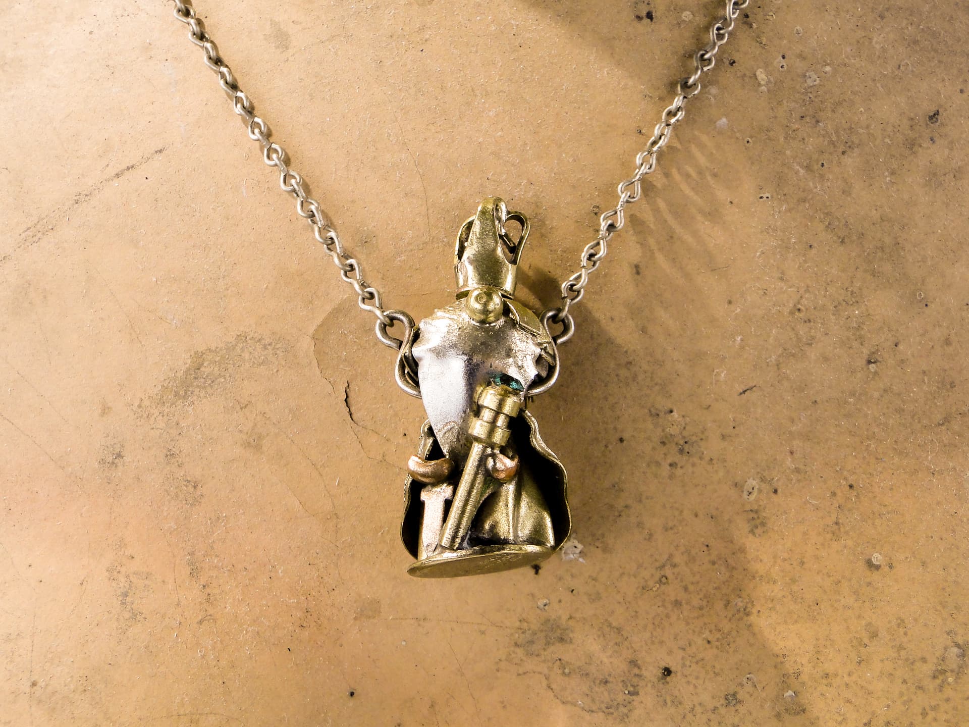 Naszyjnik z postacią 'króla' A. M. Nowakowscy, Warszawa l. 60. - 167790