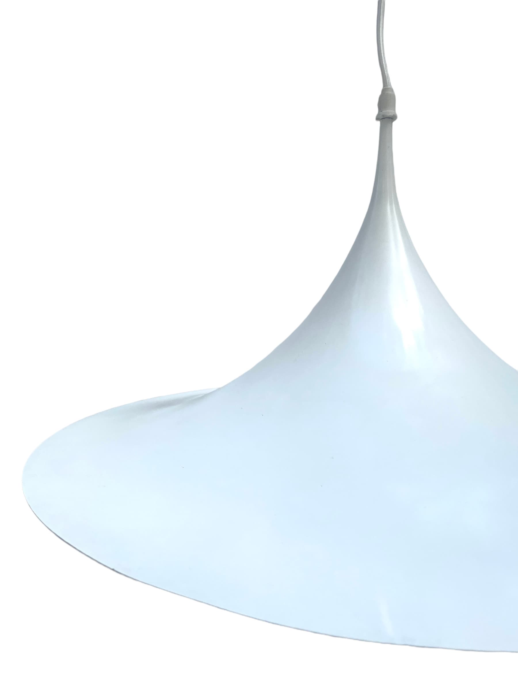 Duża lampa kapelusz w kolorze białym. Blacha lakierowana. - 167803