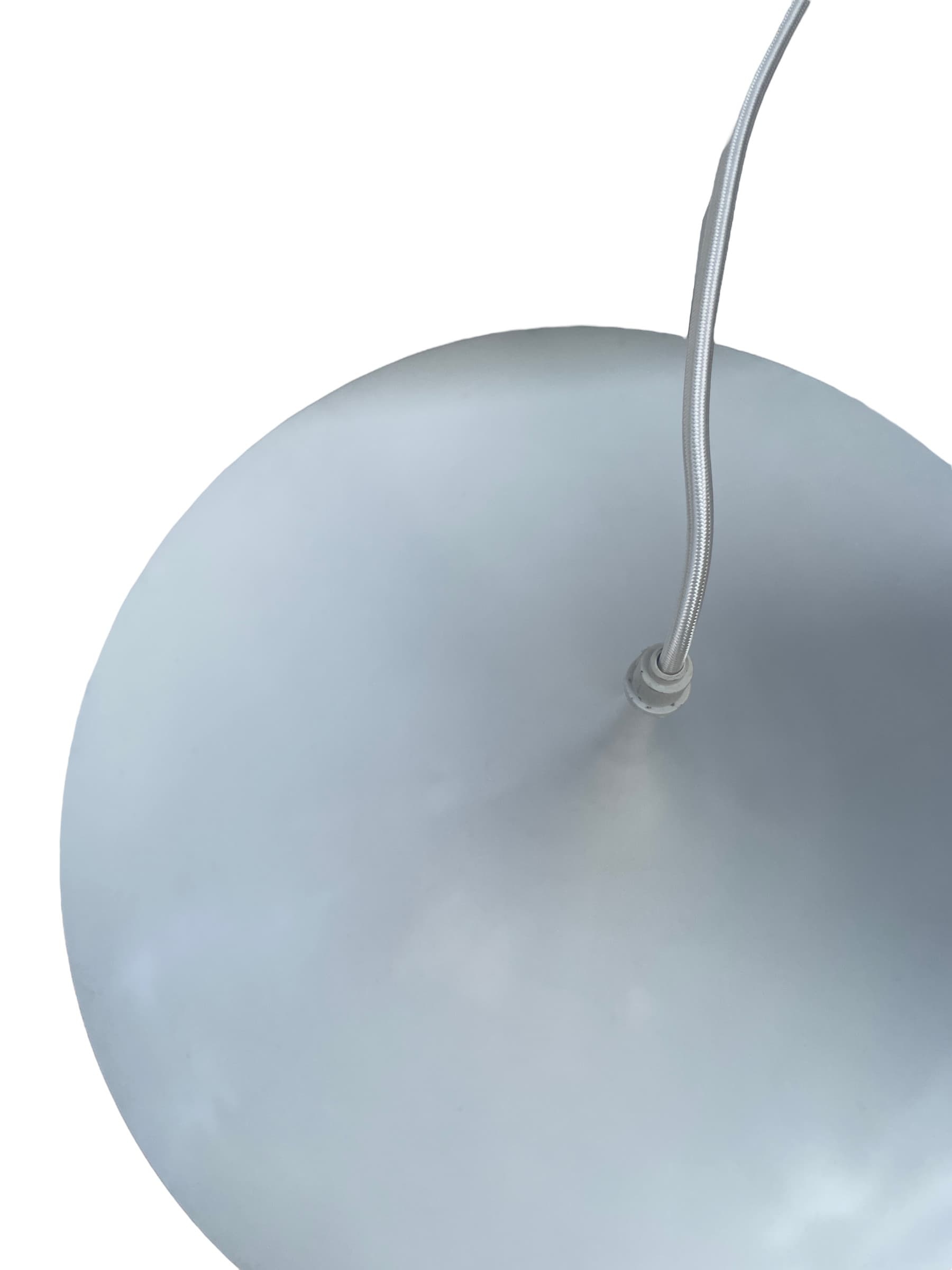 Duża lampa kapelusz w kolorze białym. Blacha lakierowana. - 167801