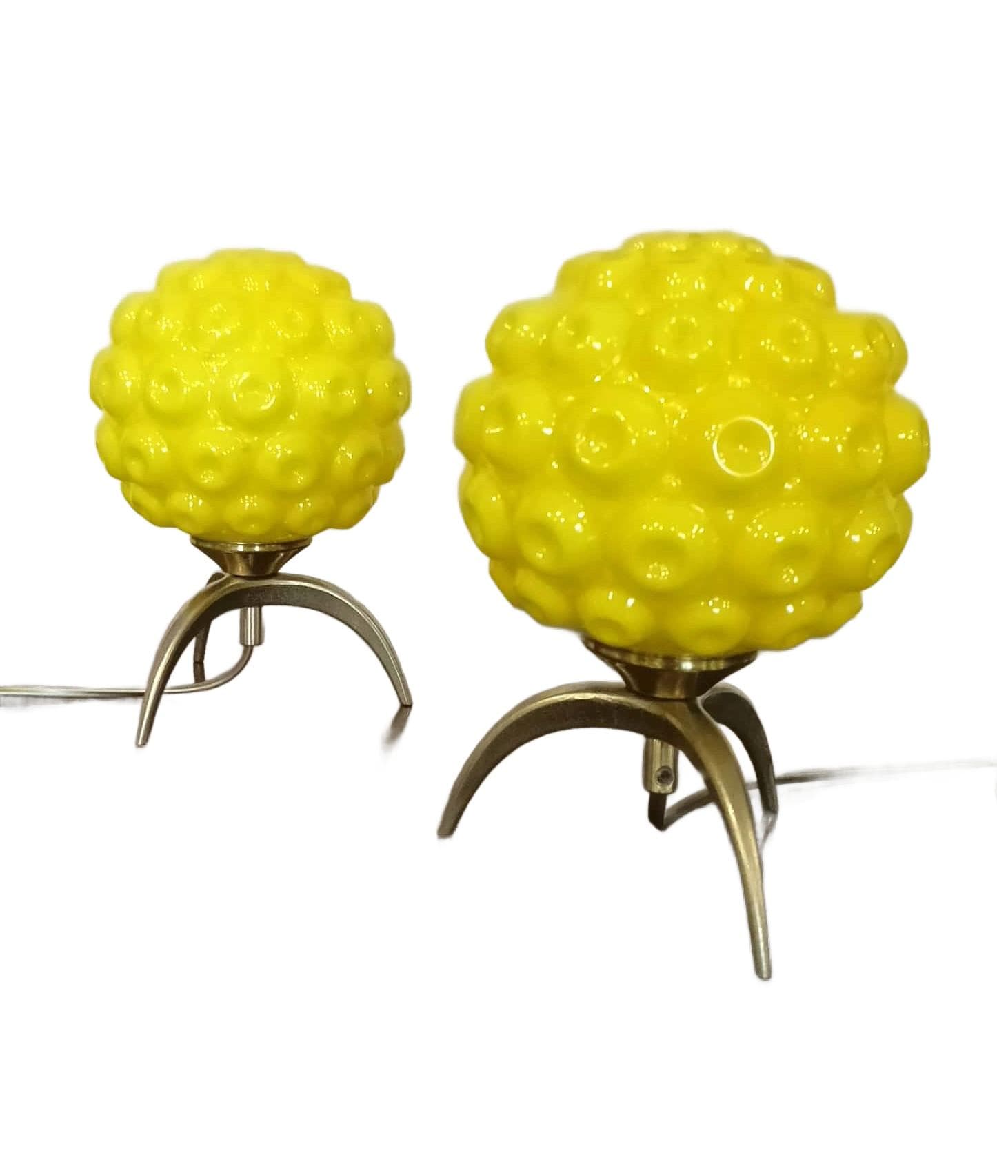 Para lamp stołowych Space Age, szkło żółte, mosiądz złoty, Włochy, lata 70.