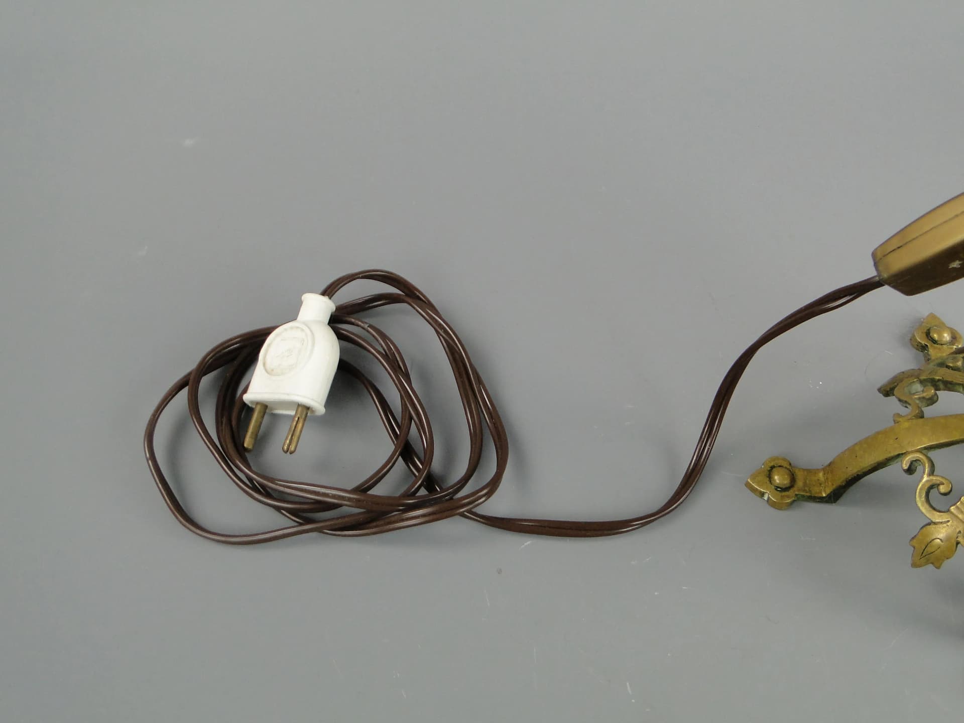 Lampa stołowa Celtic Revival, czarny velvet, brąz złocony, Szwecja, lata 20. - 10894