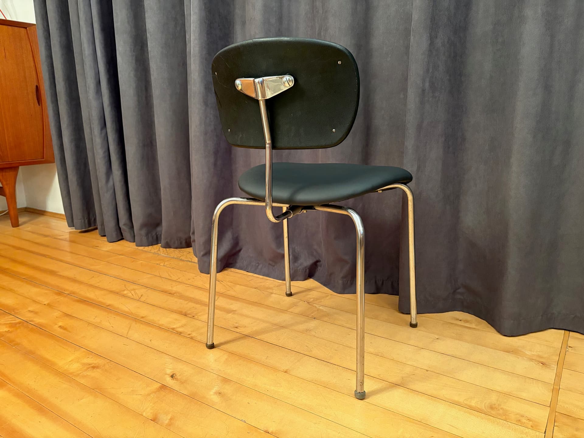 Chair SE 68, black artificial leather, chrome steel, by E. Eiermann, Wilde + Spieth, Germany, 1960s. - 168221