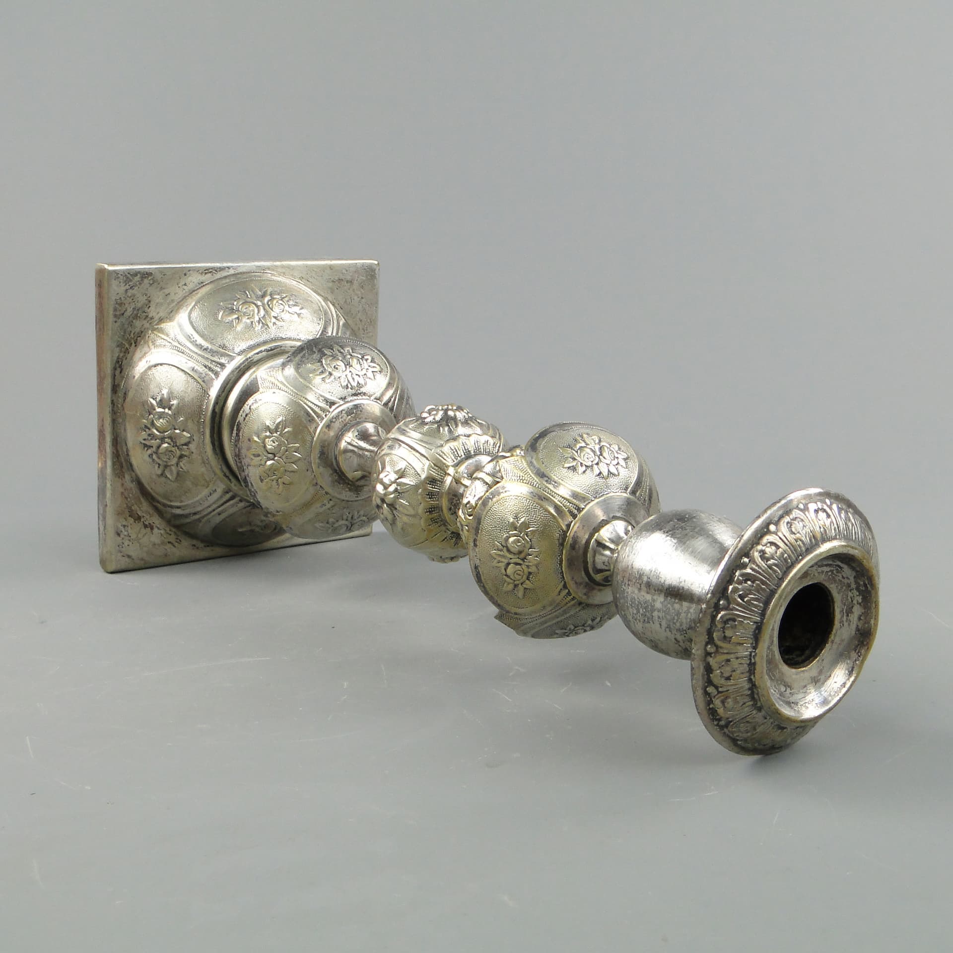 Świecznik stołowy, neoklasyczny, mosiądz srebrzony, Fraget, Polska, XIX w. - 169038