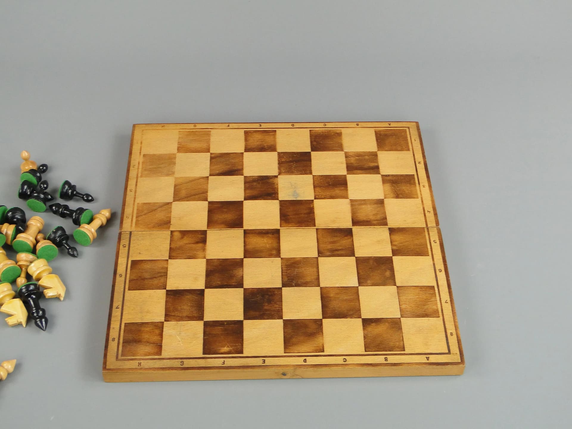 Komplet szachów, drewno brązowy jasny, Polska, lata 60. - 11217