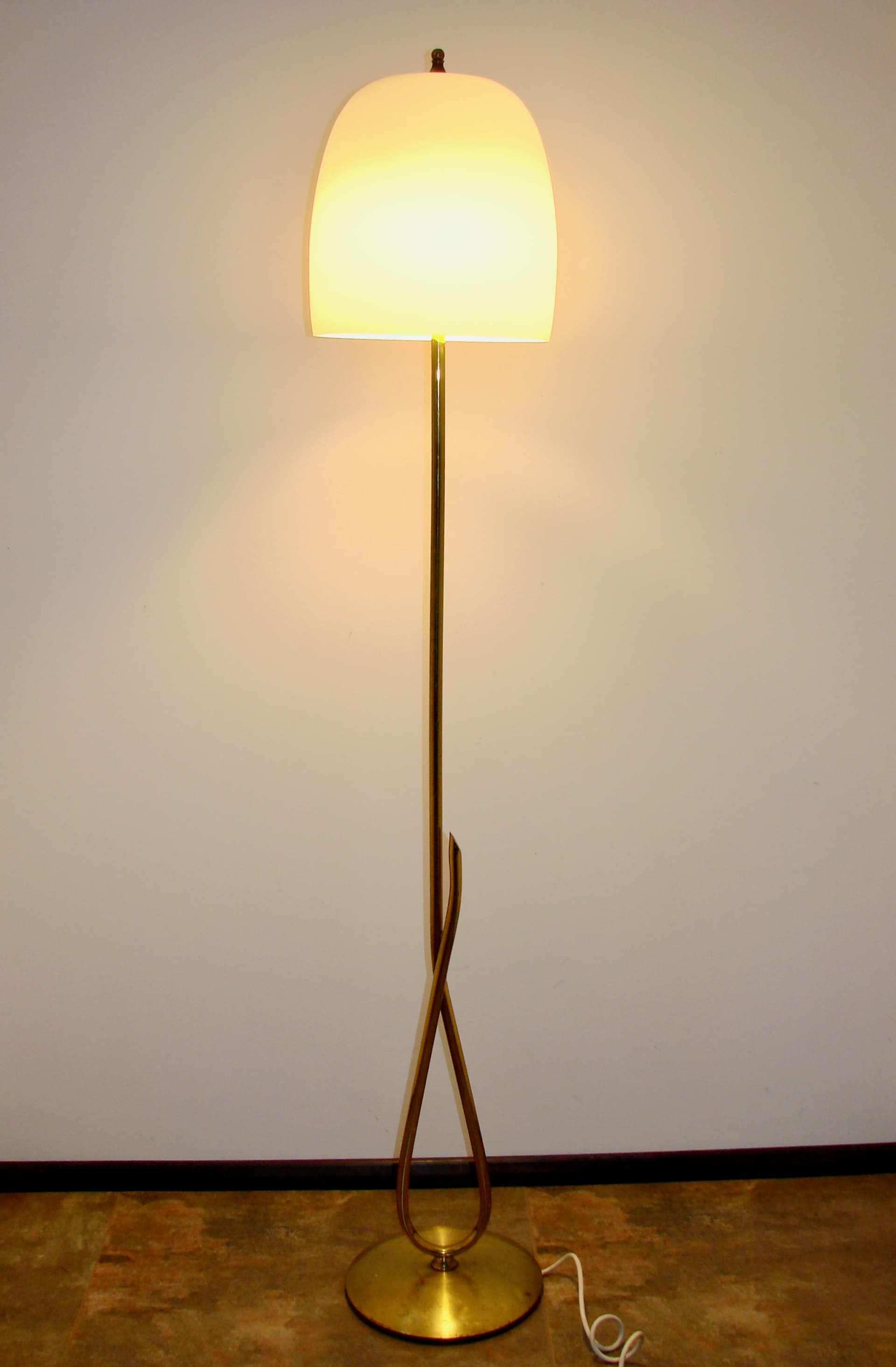 Lampa podłogowa Mid-Century, mosiądz biały, szkło, lata 50. - 169251