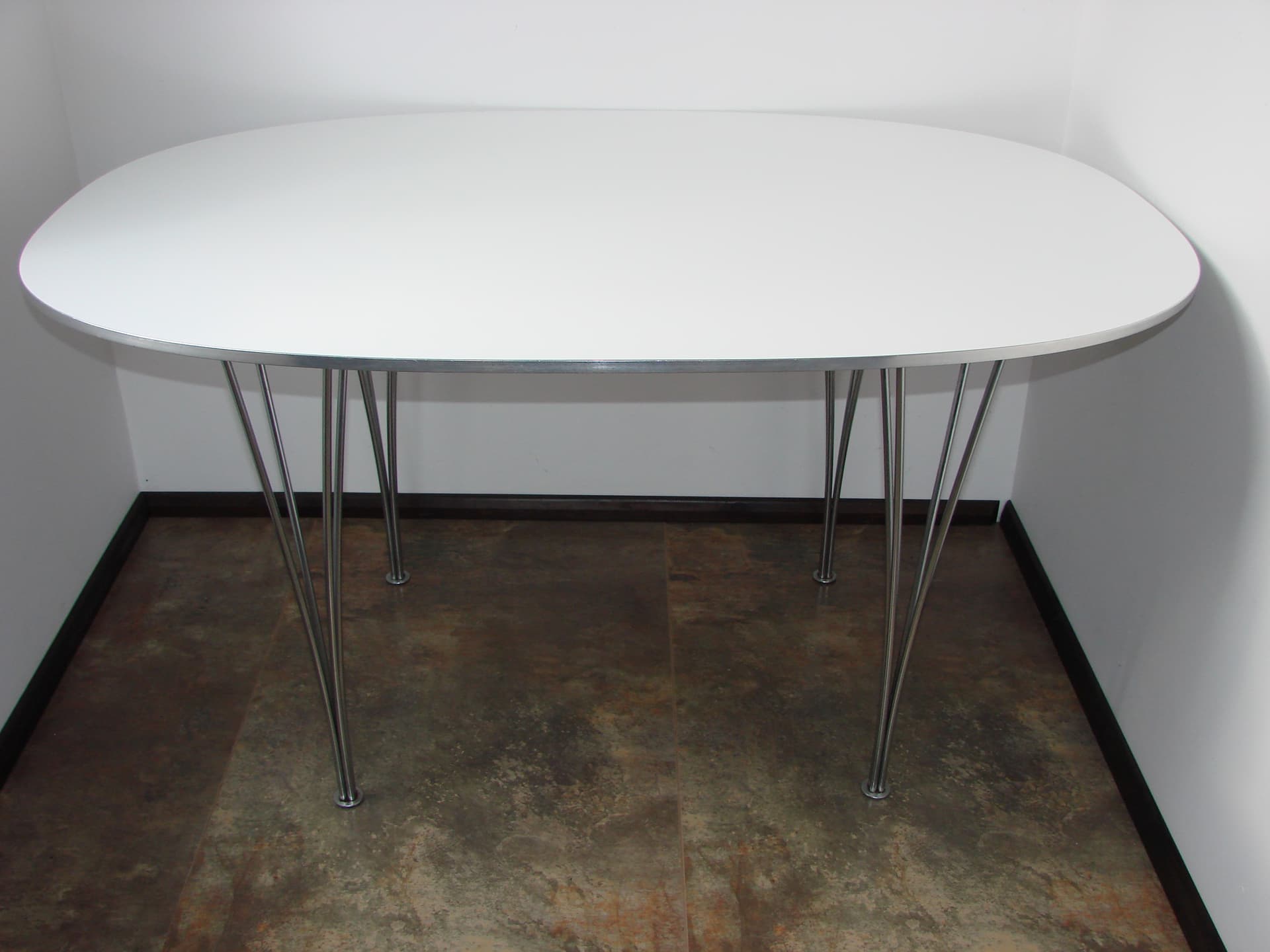 Stół Superellipse 130x90, biały laminat, Fritz Hansen, Dania, lata 90. - 169273