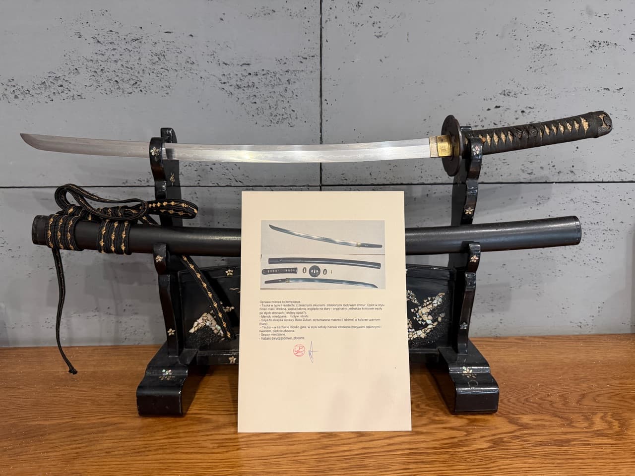 Miecz katana Echizen Kuni ju Masatoshi, czarny, żelazo lakierowane drewno, Japonia, XVII w. - 169450