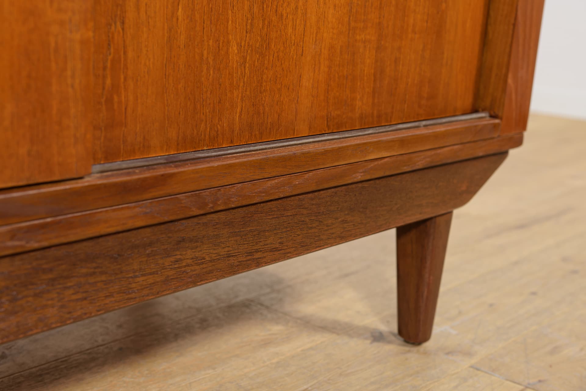 Szafa, tek brązowy, Wielka Brytania, lata 60. - 169561