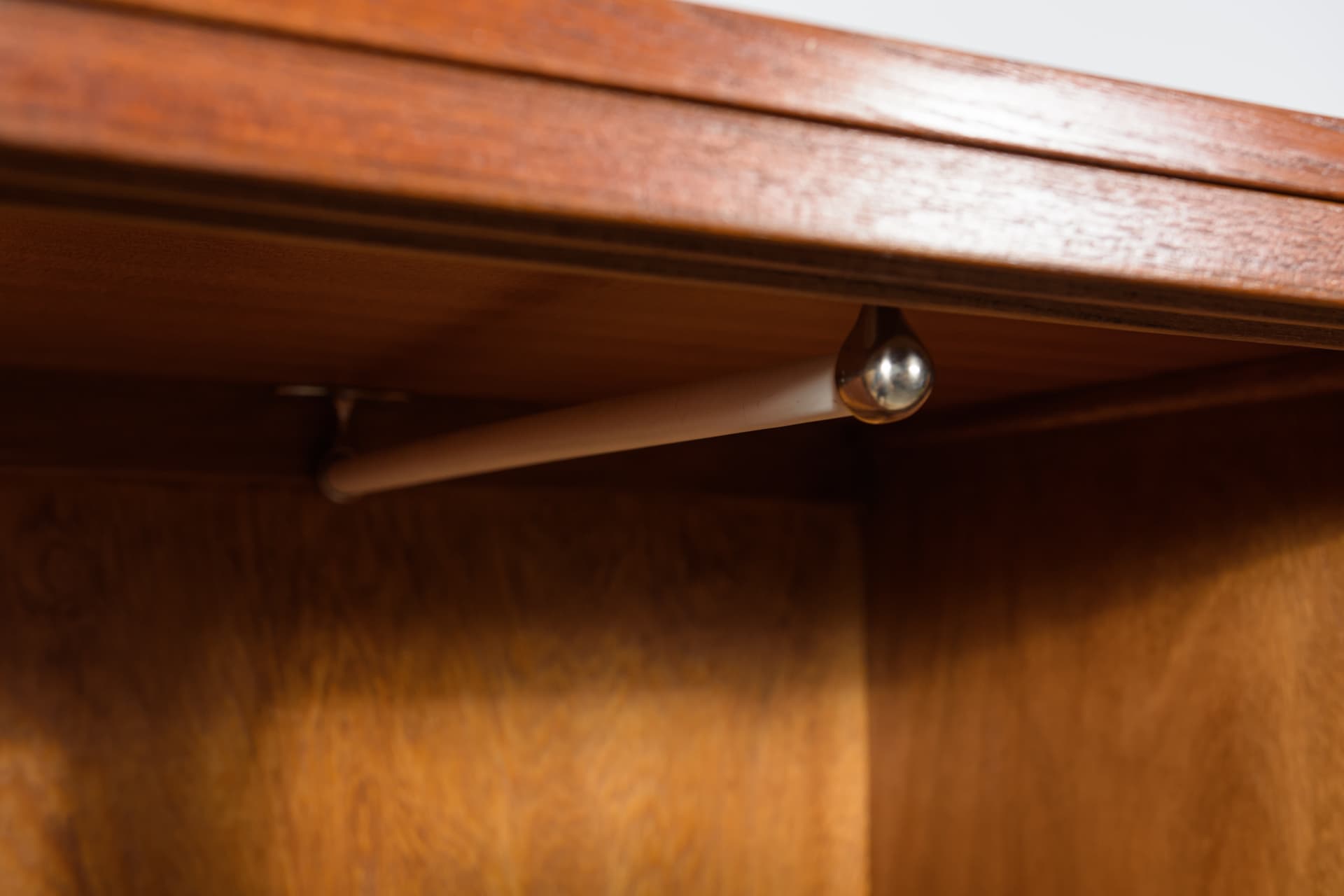 Szafa, tek brązowy, Wielka Brytania, lata 60. - 169560