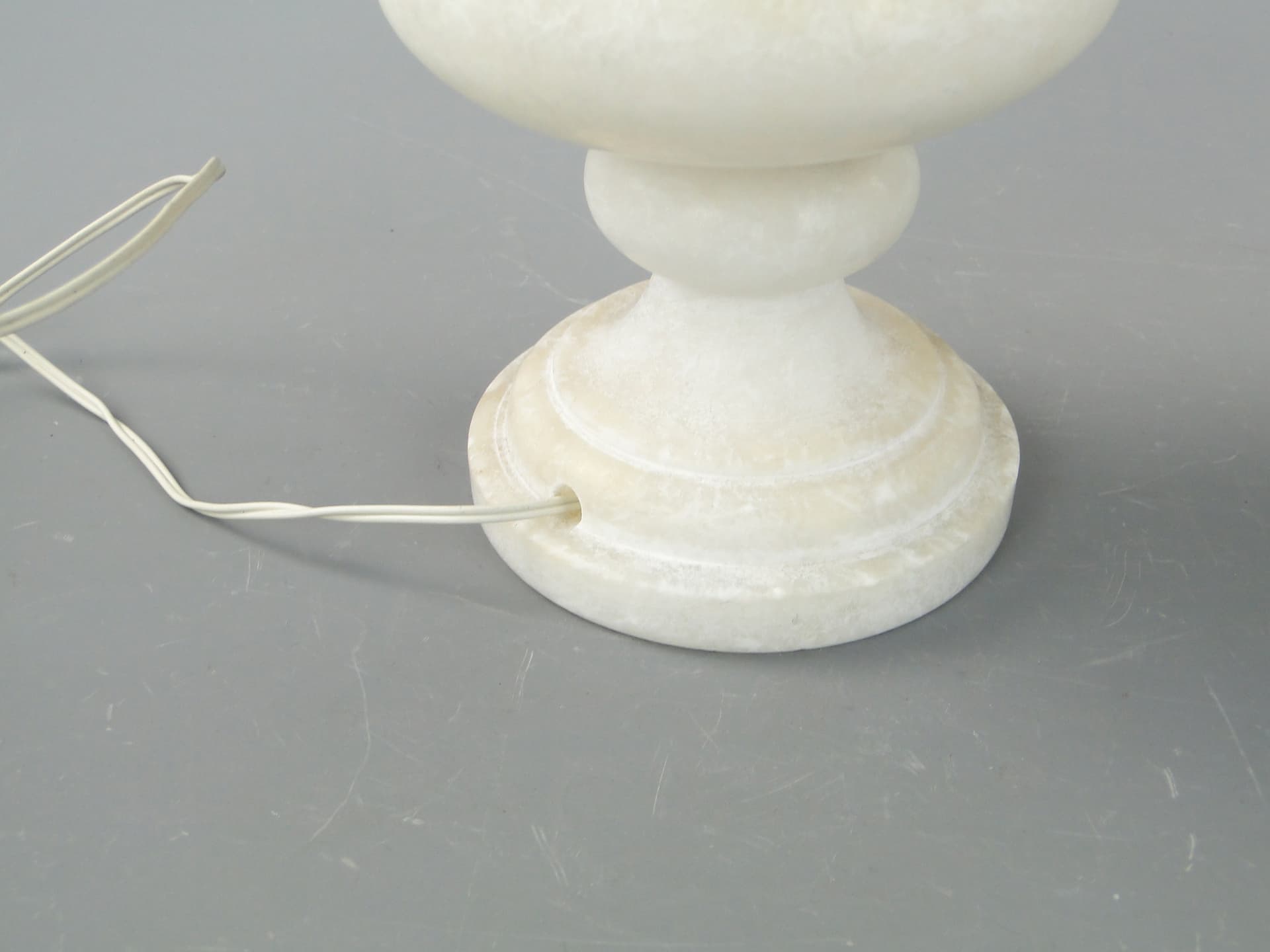 Pair of table lamps, alabaster ivory white, France, early 20th c. - 169608