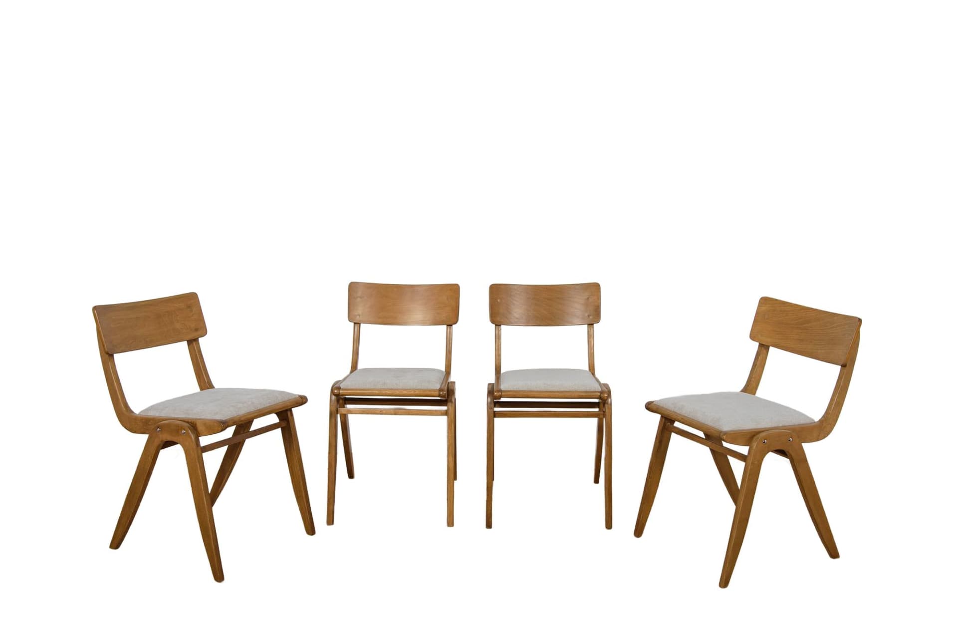 Komplet czterech krzeseł Bumerang typ 229XB, dąb jasnobrązowy, tkanina szara, Polska, lata 60.