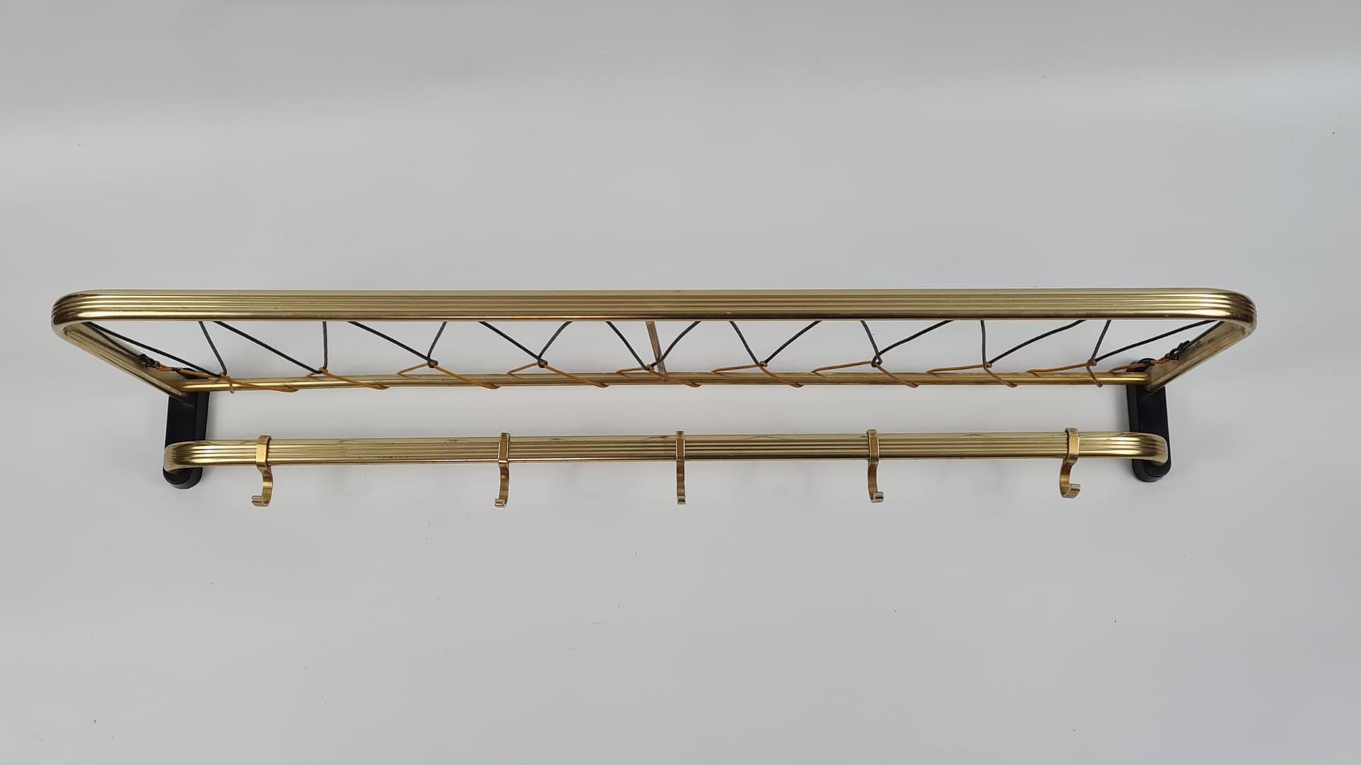 Wieszak ścienny z półką, rockabilly, złoty, Niemcy, lata 70. - 170136