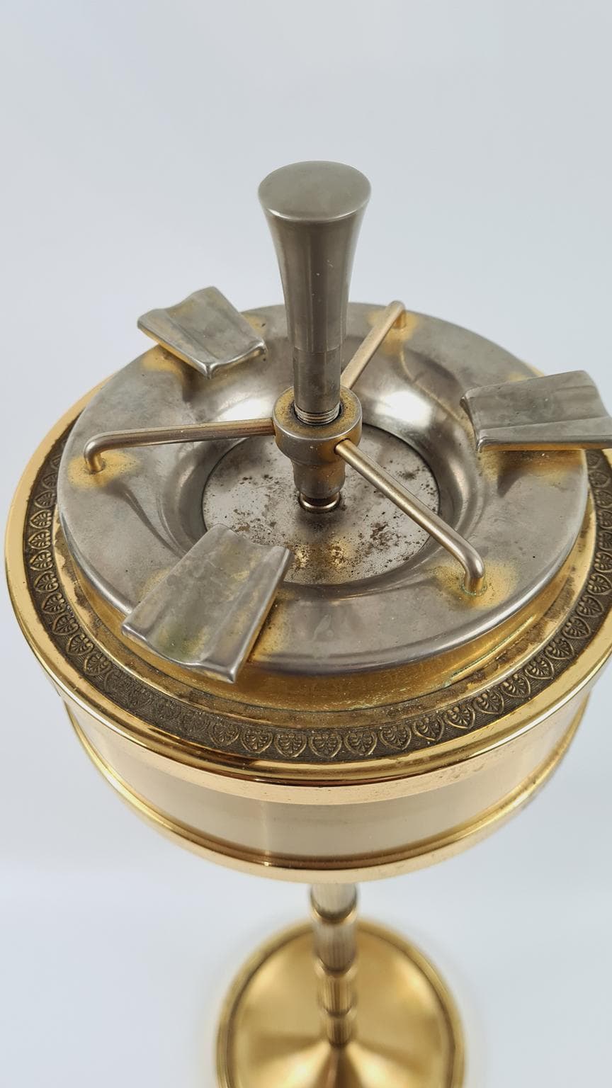 Standing Ashtray Hollywood Regency, golden brass, 1950s - 170144