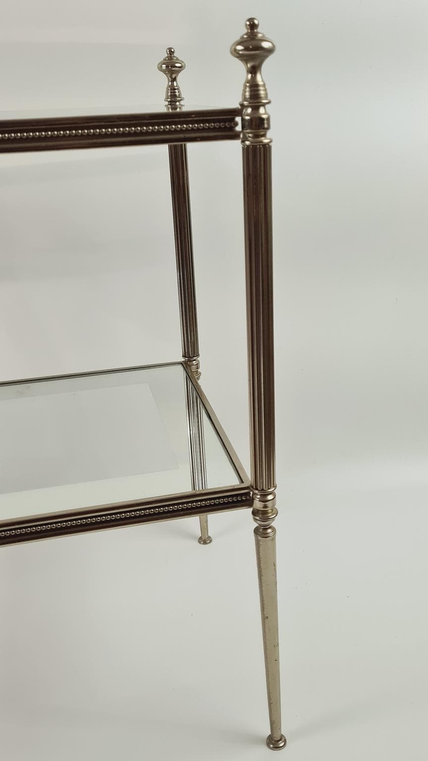 Stolik pomocniczy, srebro, mosiądz platerowany srebrem, szkło eglomise, Francja, lata 50. - 170158