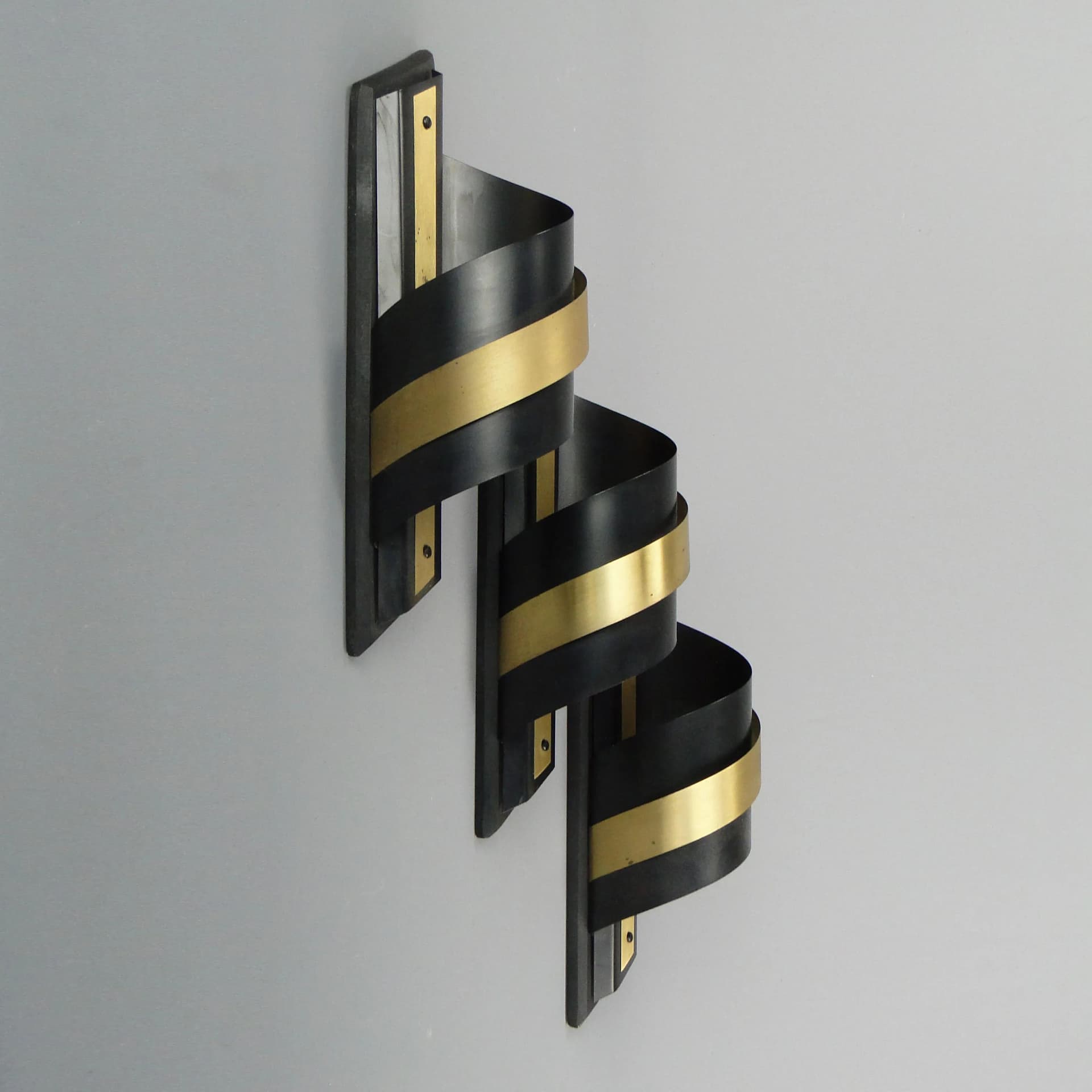 Kinkiet modernistyczny, drewno czarne, aluminium czarne, mosiądz, Polska, lata 80. - 11098