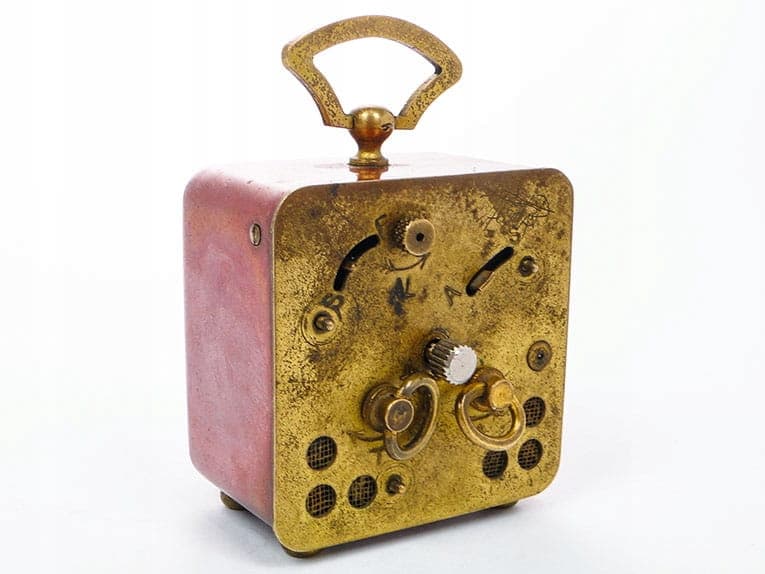 Miniaturowy zegar podróżny Art Nouveau, czerwona emalia, mosiądz, Niemcy, XIX wiek - 170530