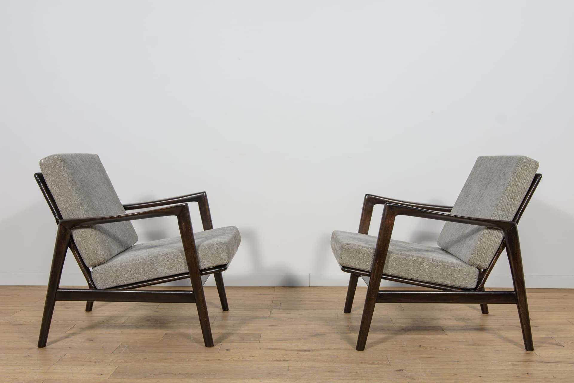 Para foteli 300-139, buk palisander, tkanina szara, Swarzędzka Fabryka Mebli, Polska, lata 60. - 170756